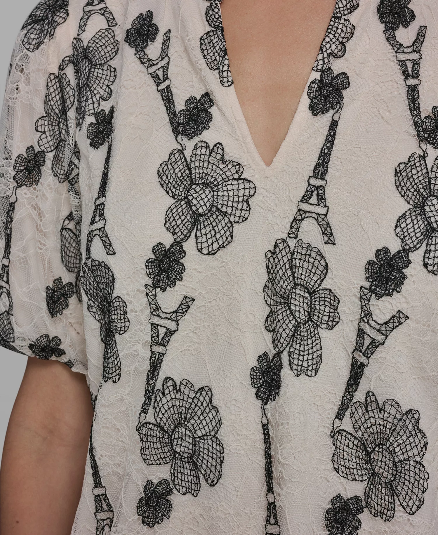 Women's Popover Paris Lace Short-Sleeve Top - Bisque - L