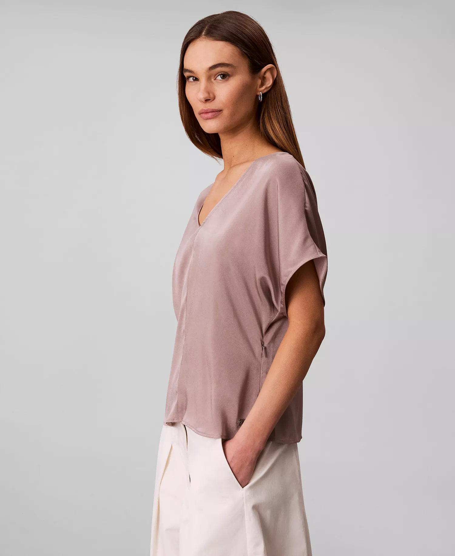 Women's Short-Sleeve V-Neck Top - Dusted Fox - L