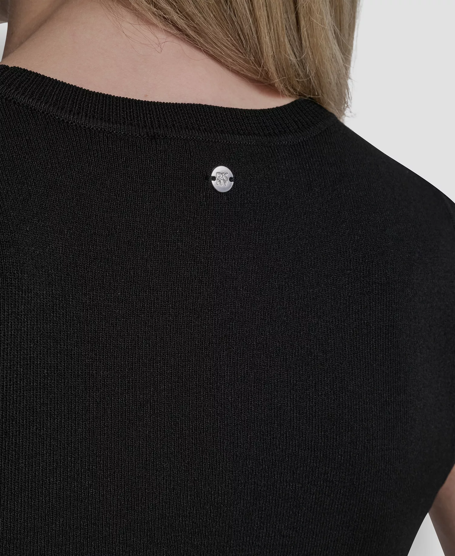 Women's Sleeveless Crewneck Sweater Top - Black - L