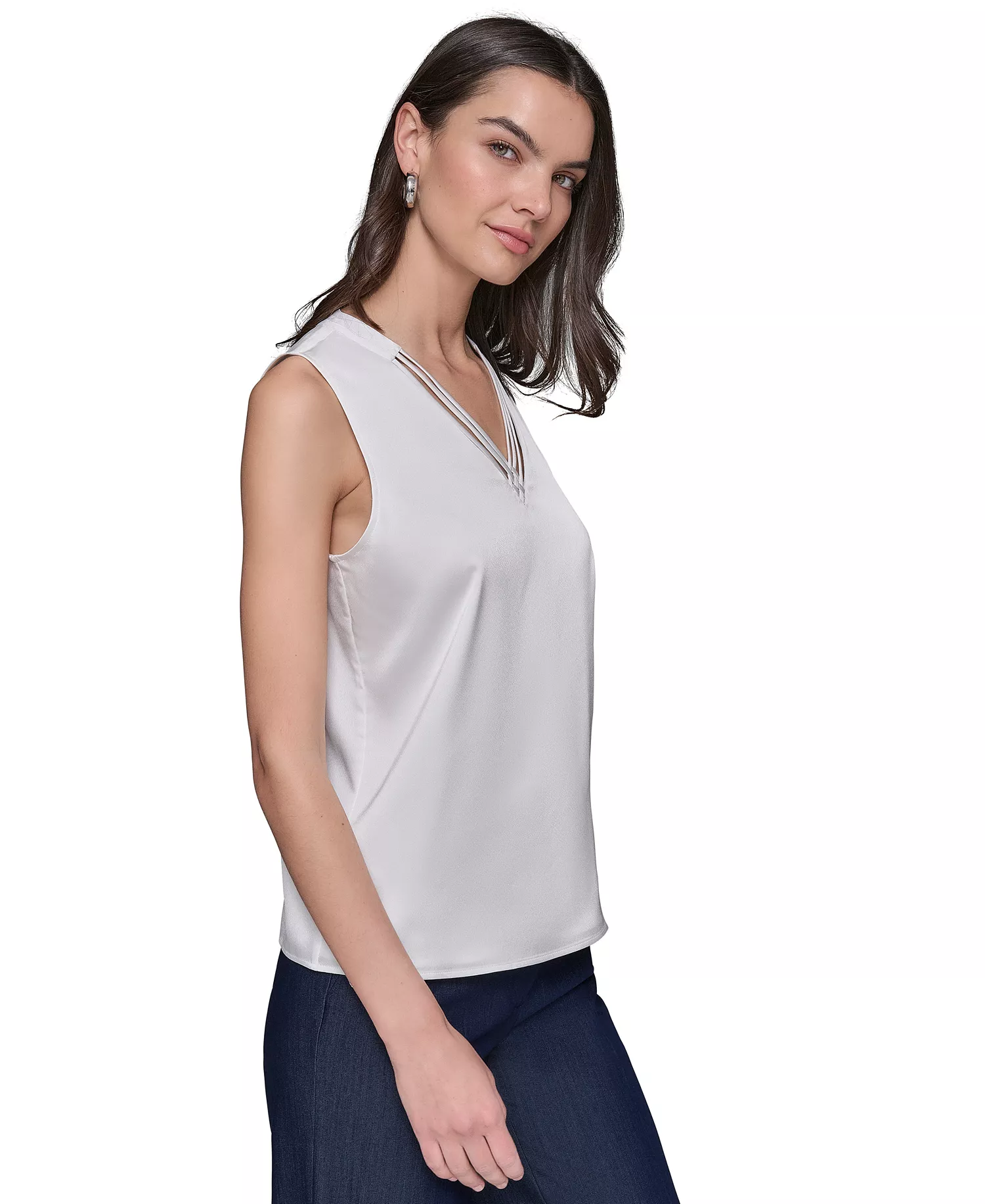 Women's Sleeveless V-Neck Blouse Top - Soft White - L