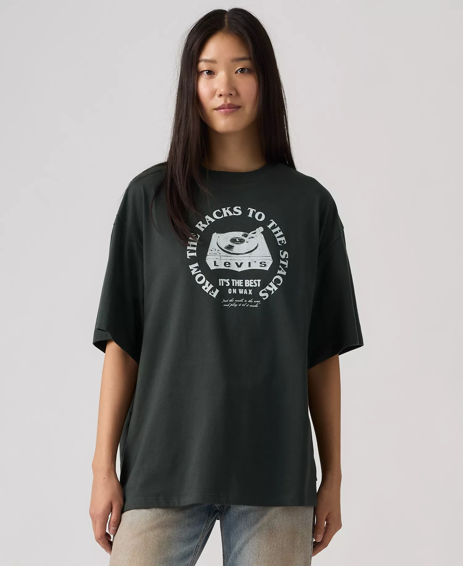 Women's Graphic Short Stack T-Shirt - Batwing Turntable Pirate Black - L