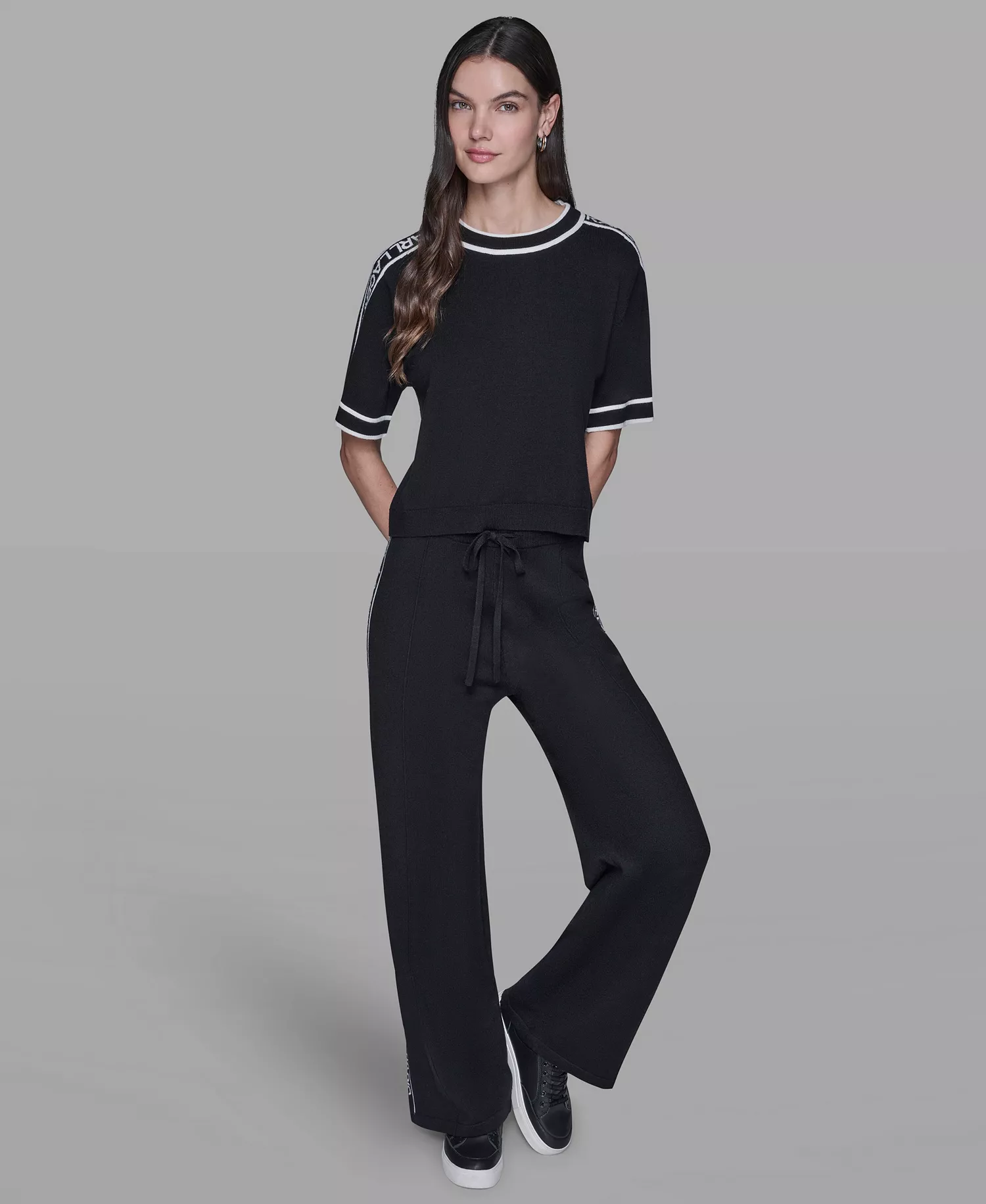 Women's Logo Detail Sweater - Black - L