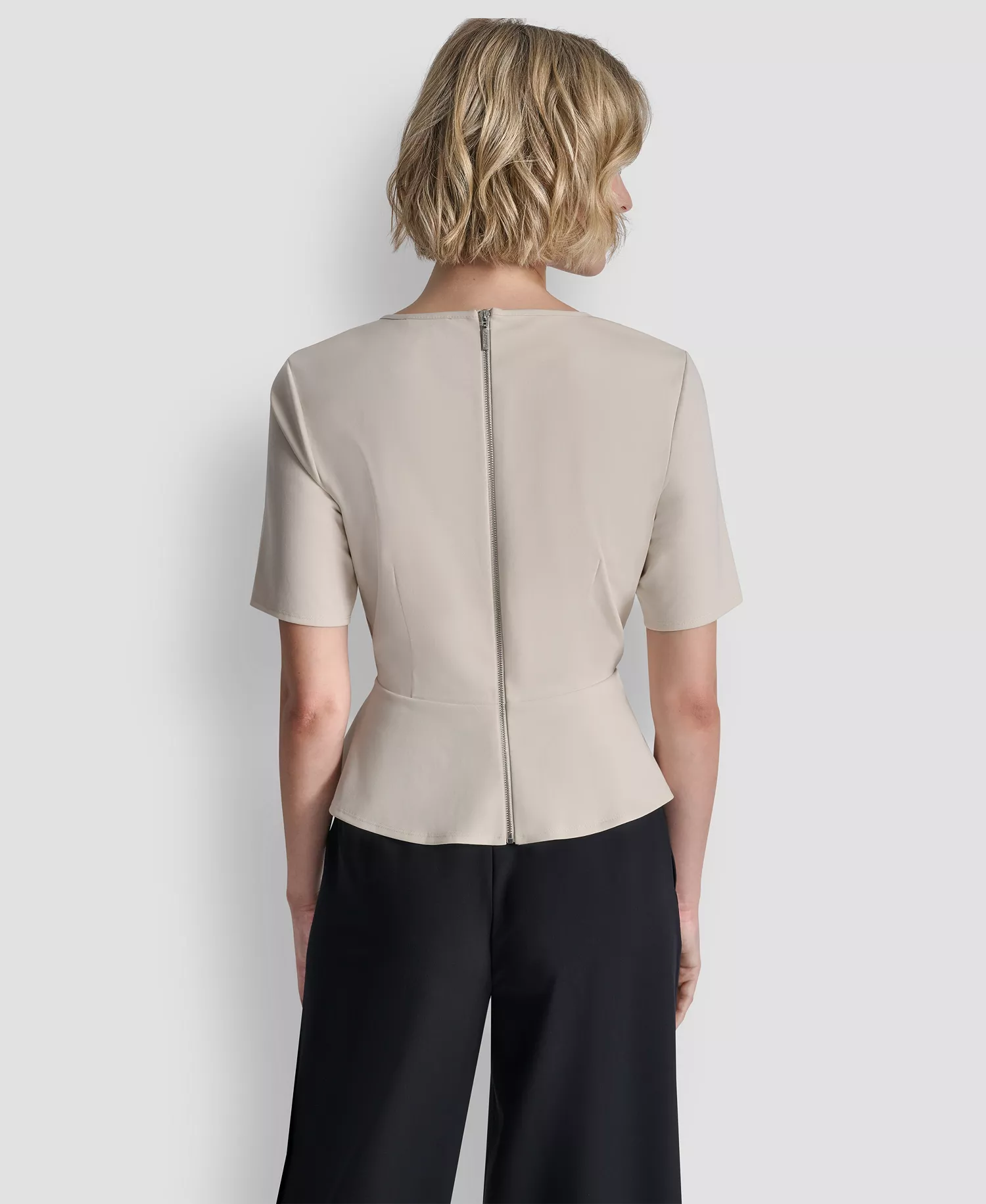 Women's Short-Sleeve Zip Up Top - Ecru - L