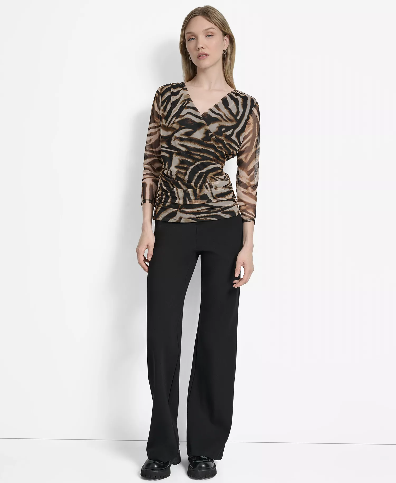 Women's 3/4-Sleeve Printed Mesh V-Neck Top  - Blurred Zebra - M