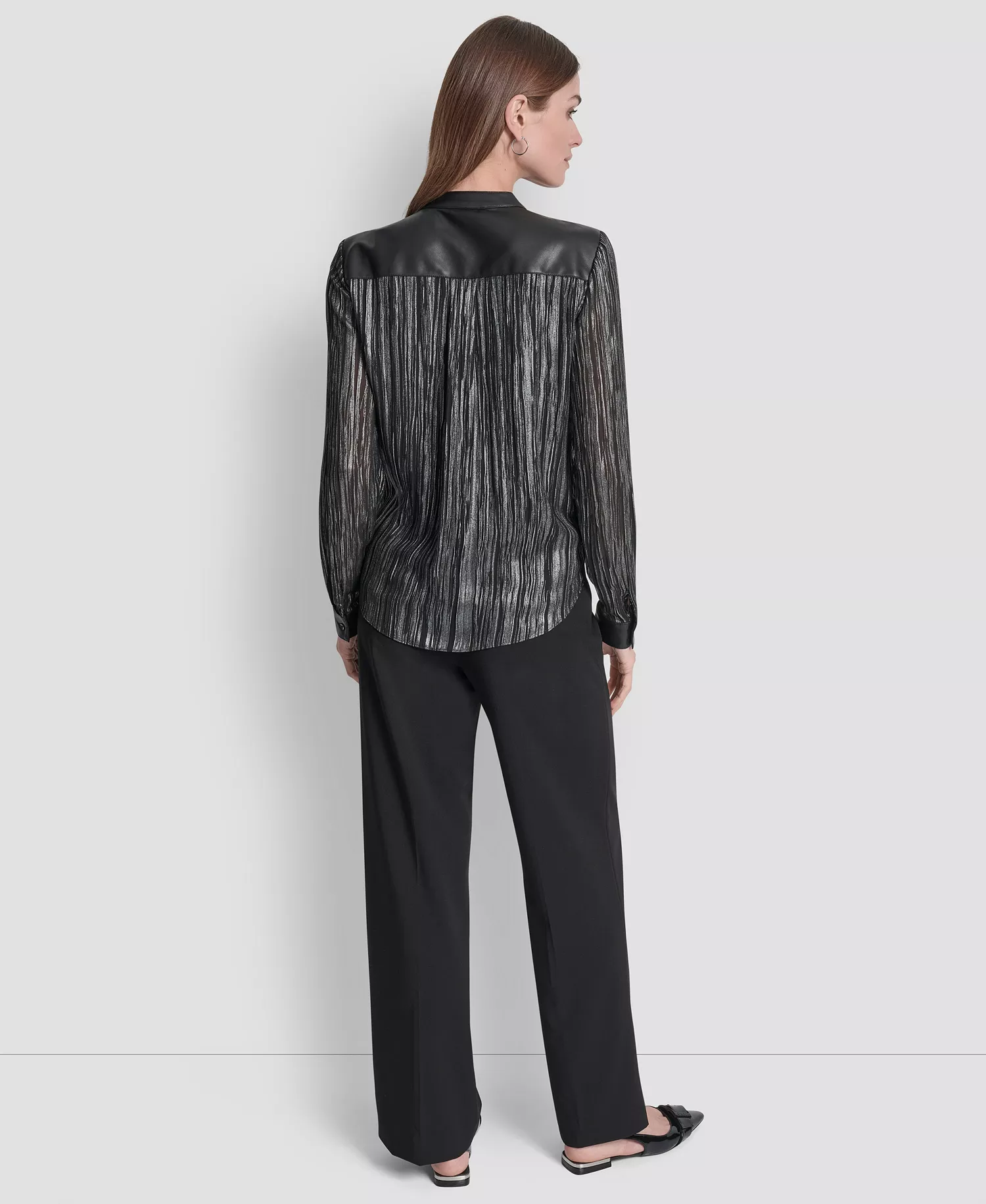Women's Crinkle Detail V-Neck Top - Black/gunmetal - L