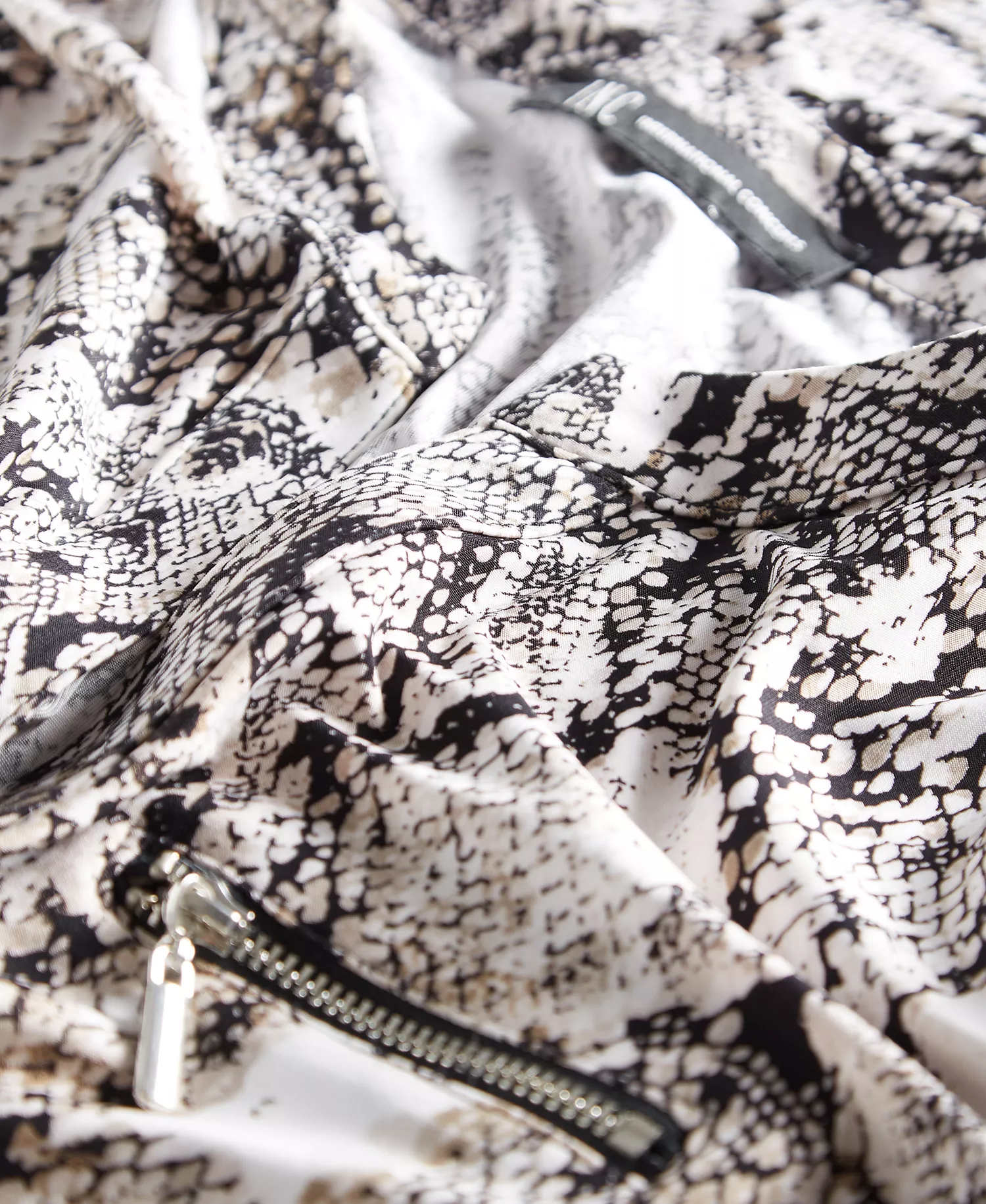 Petite Printed Zip-Pocket Long-Sleeve Top, Created for Macy's  - Desert Snake - P/L