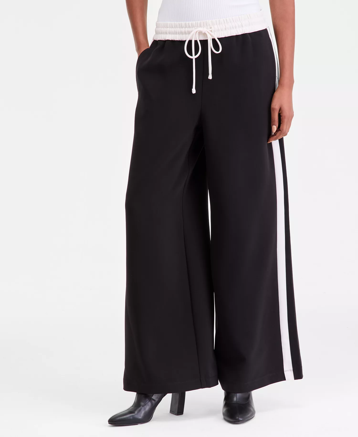 Women's Wide-Leg Side-Stripe Drawstring  Pants, Macy's Exclusive - Deep Black - L