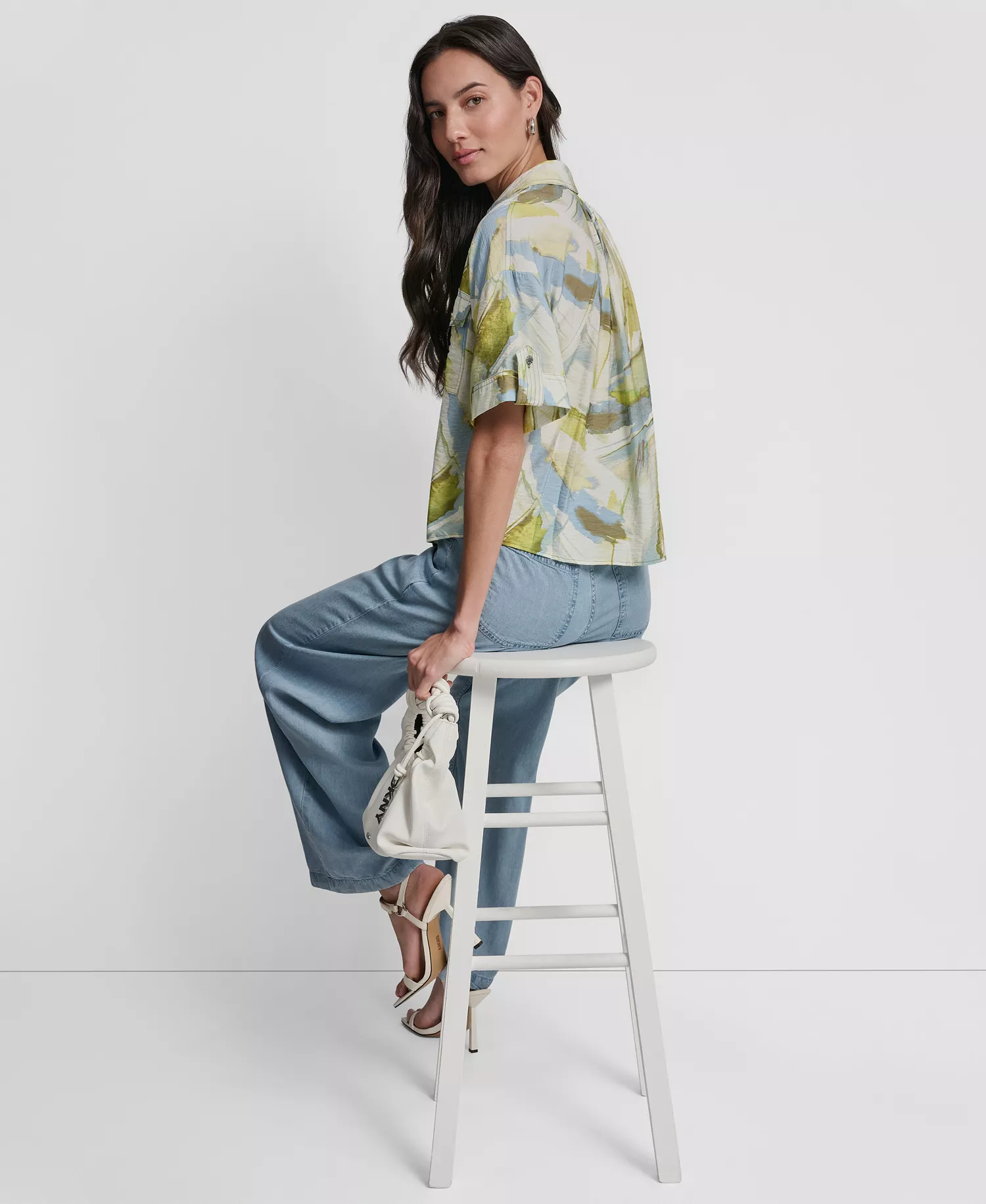 Women's Roll-Tab Sleeves Collar Neck Top - March Watercolor - L