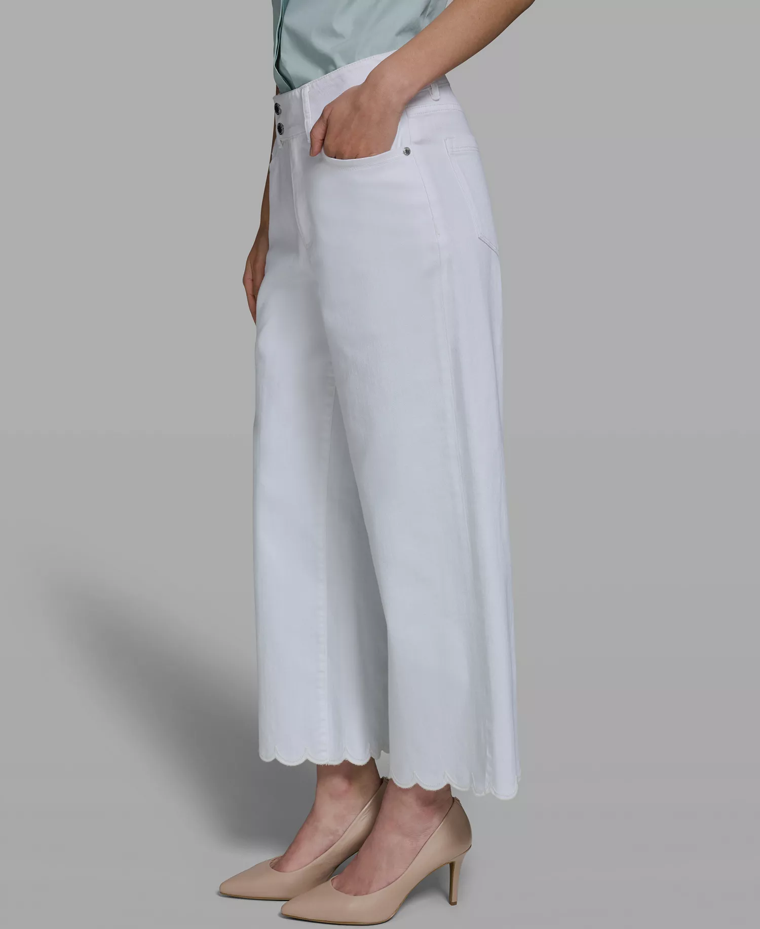 Women's Mid-Rise Scalloped Hem Jeans - White Denim - 10