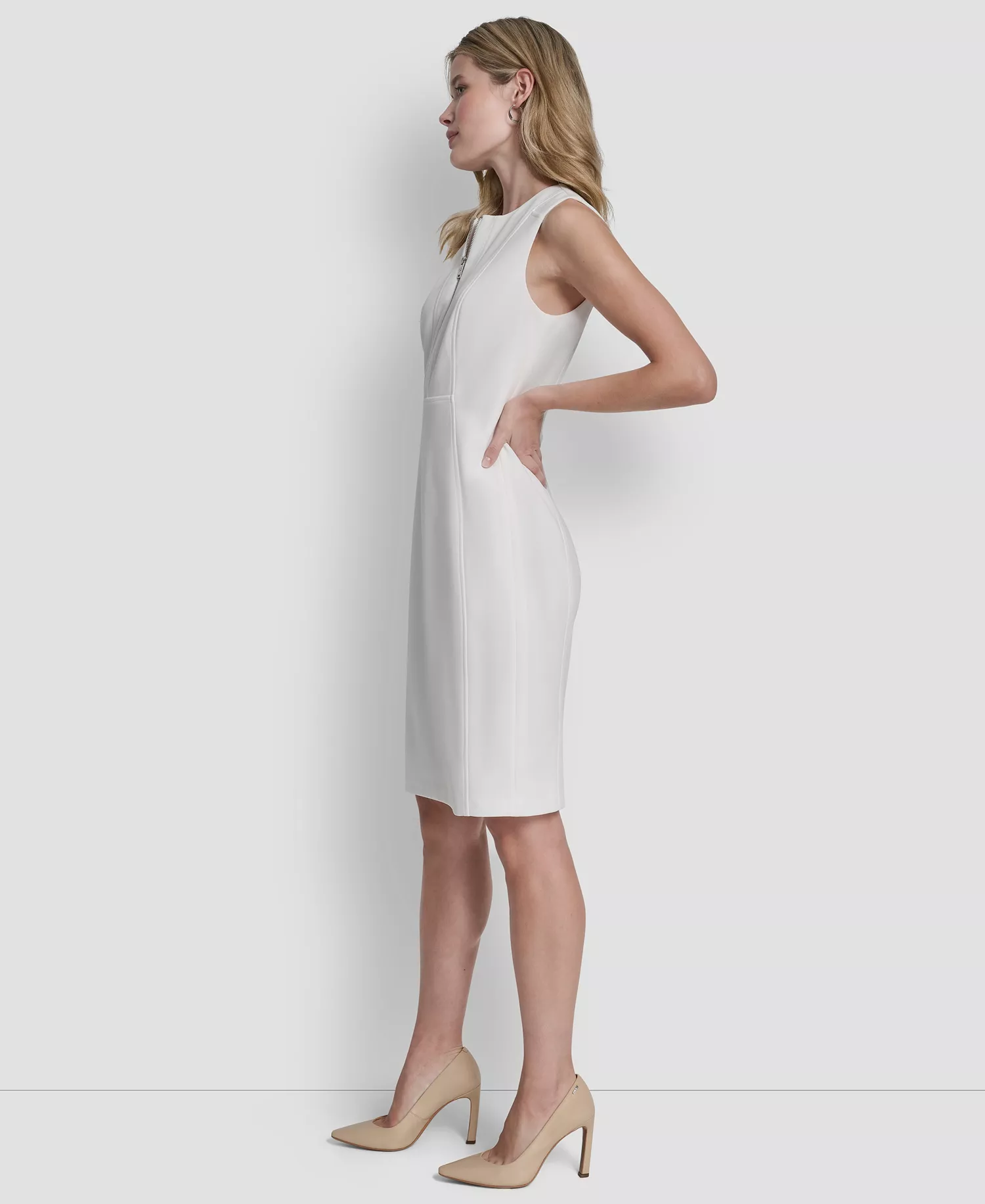 Women's Sleeveless Zipper Front Crewneck Sheath Dress - Ivory - 10