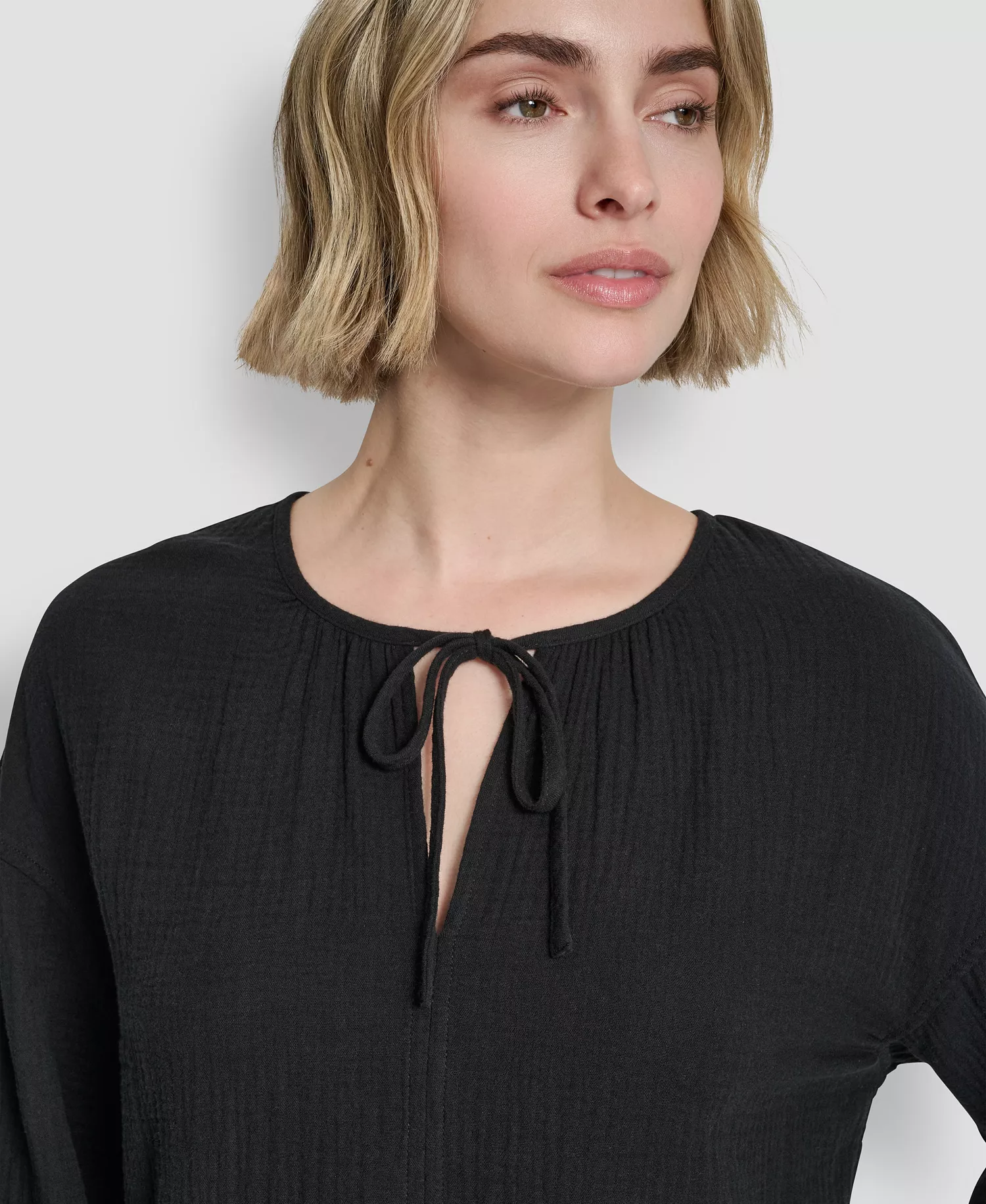 Women's Long-Sleeve Double Crepe Gauze Tie Neck Crop Top - Black - L