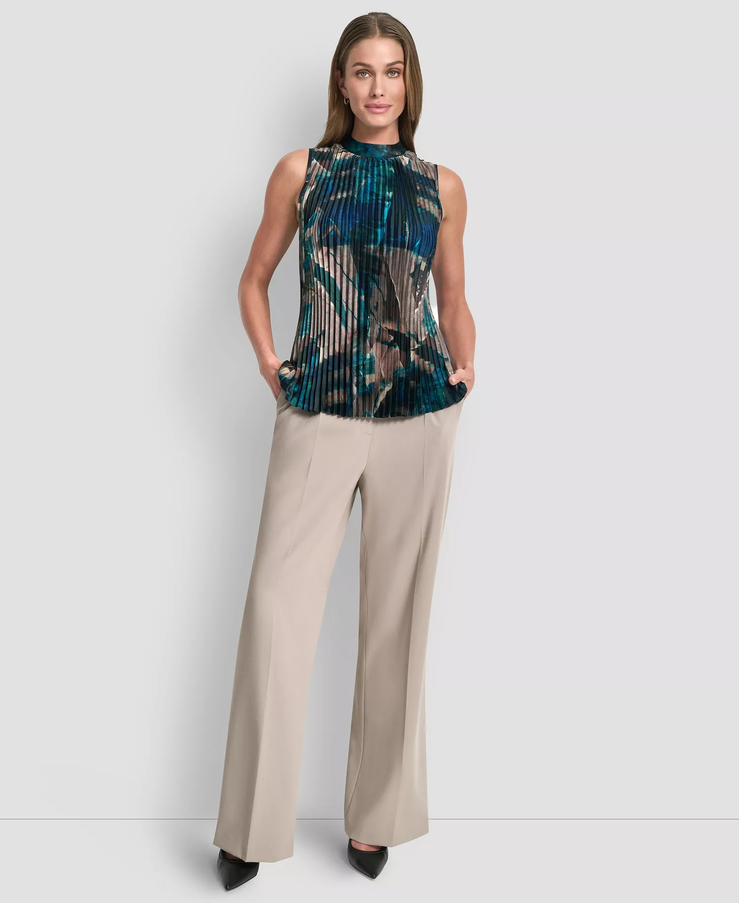 Women's Pleated Funnel Neck Sleeveless Blouse - City Taupe/ocean Blue Multi - L