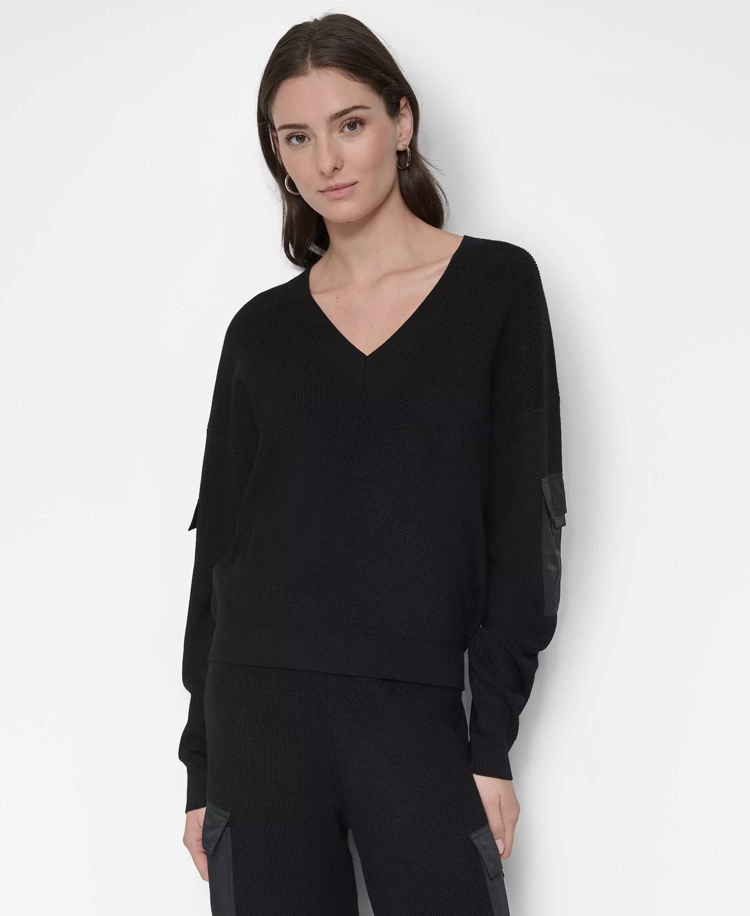 Women's Cargo V-Neck Sweater  - Black - L
