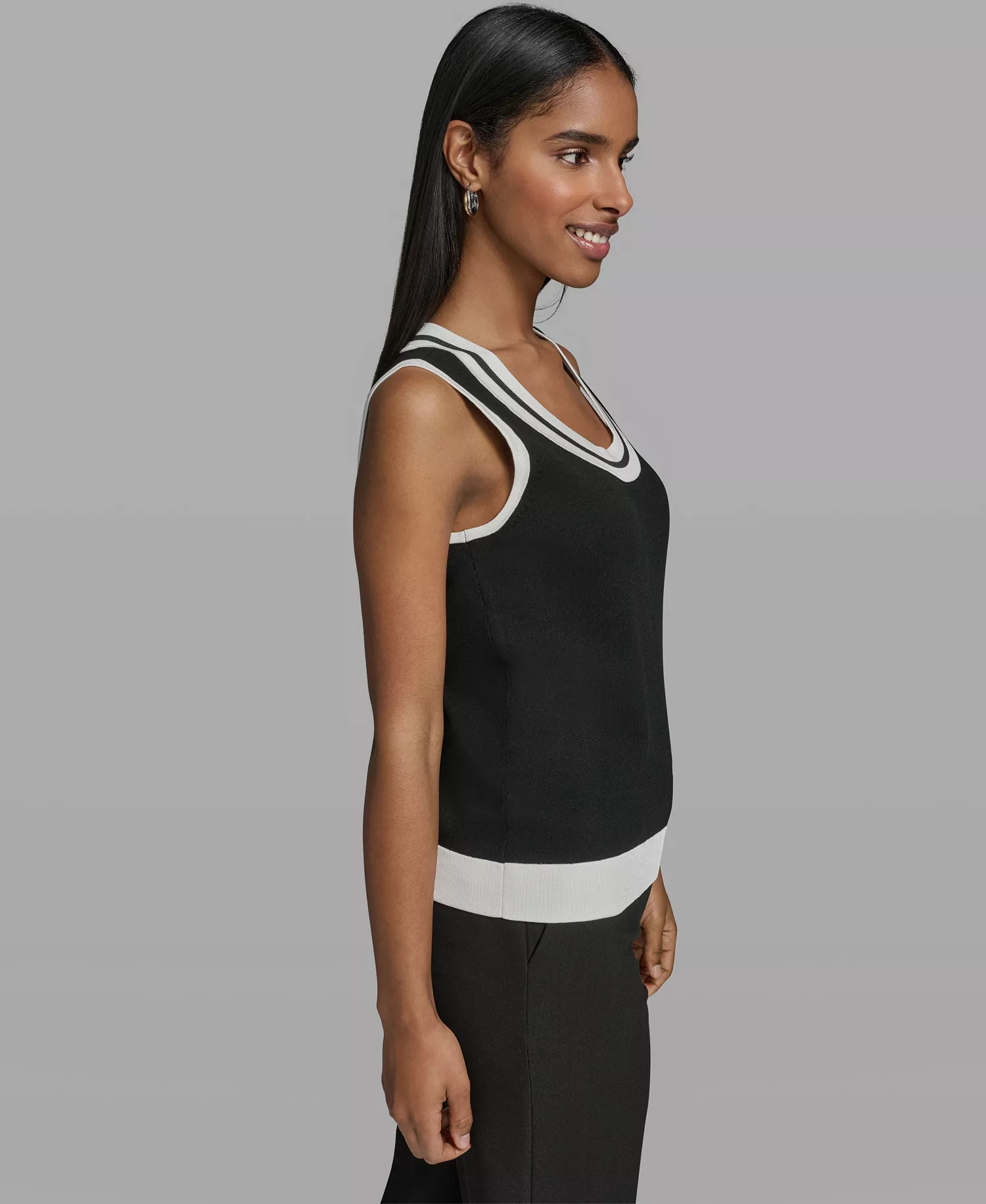 Women's Scoop-Neck Sleeveless Knit Top with Contrast Trim - Black/soft White - L