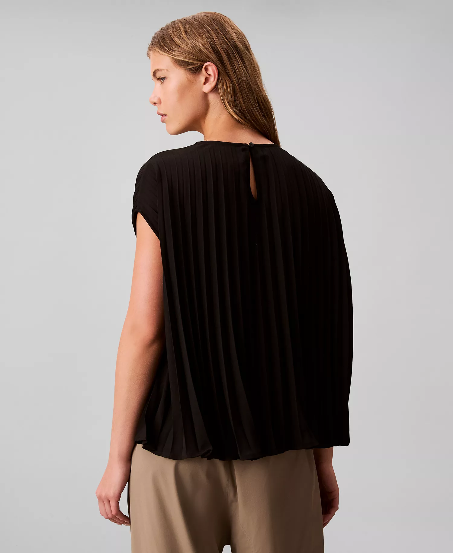 Women's Pleated Short Sleeve Top - Black - L