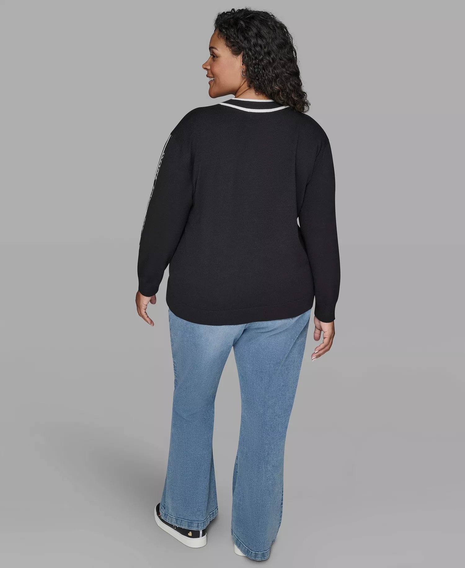 Women's Plus Size V-Neck Side Logo Sweater - Black - 0X