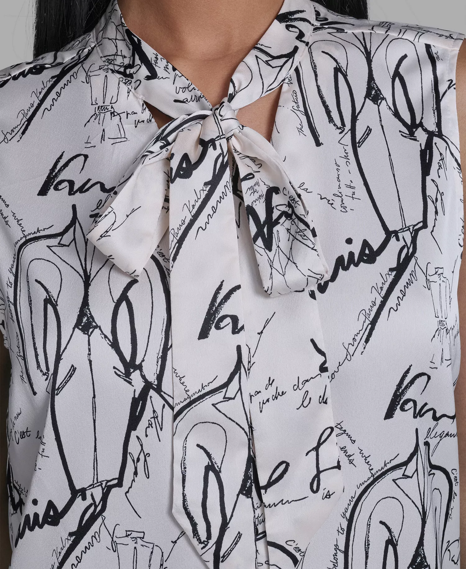 Women's Woven V-Neck Top - Bisque/Black - L