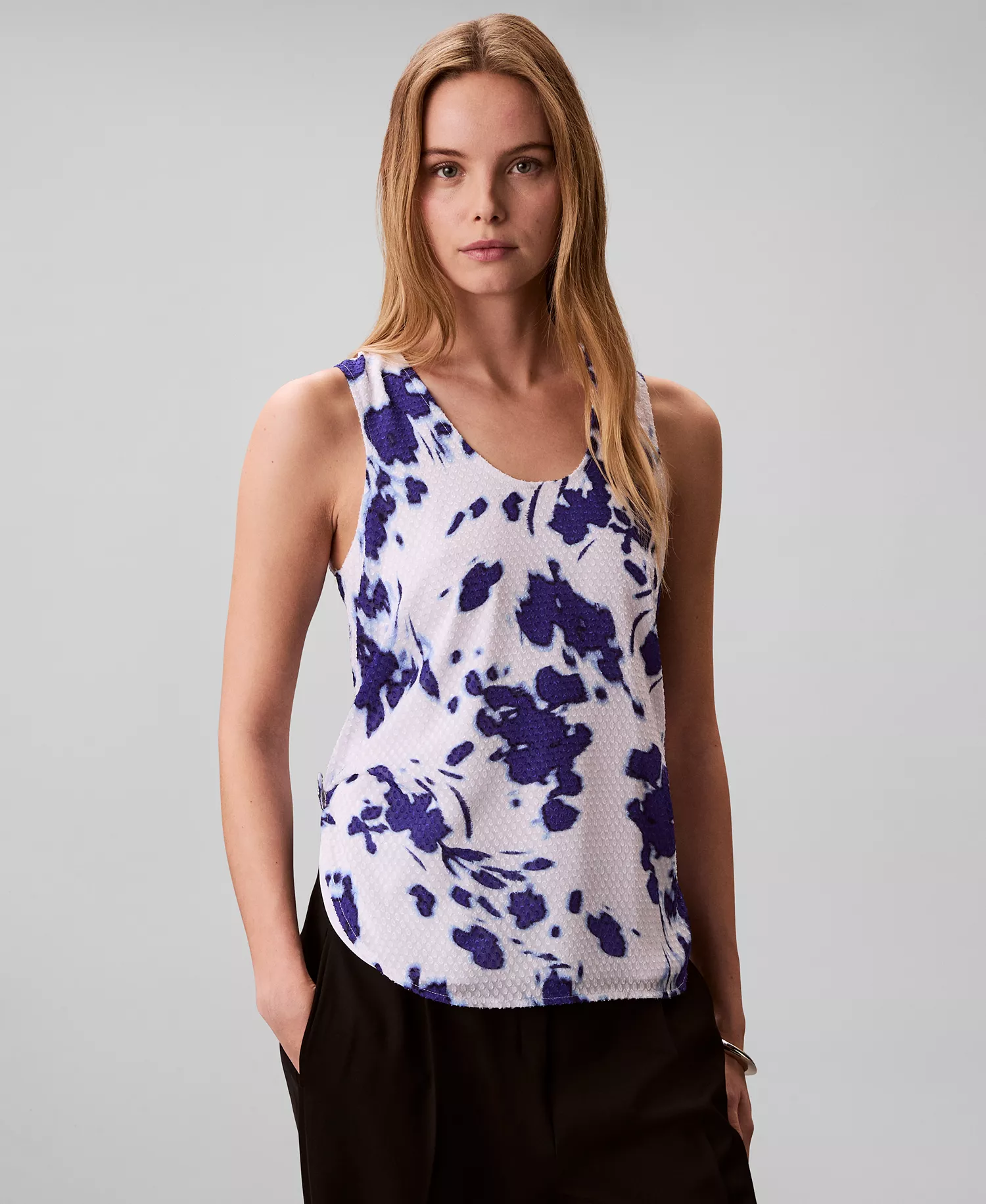 Women's Printed Fill Coupe Scoop Neck Tank Top - Brilliant White Swept Floral Print - L
