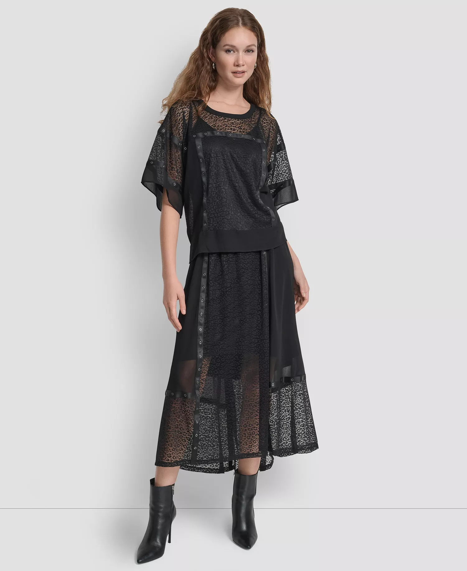Women's Leopard Mesh Short Sleeve Flowy Box Top - Black - S