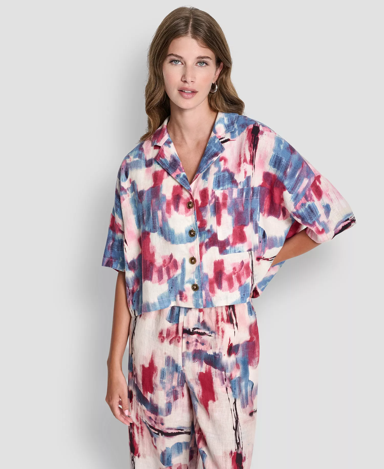 Women's Printed Short Sleeves Convertible Collar Top - Urban Bloom - L