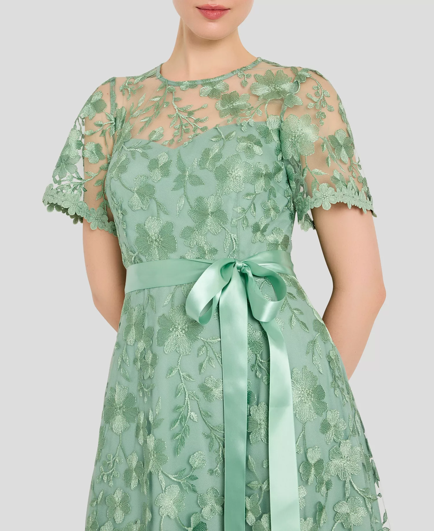 Women's Short-Sleeve Embroidered Gown - Sage - 10