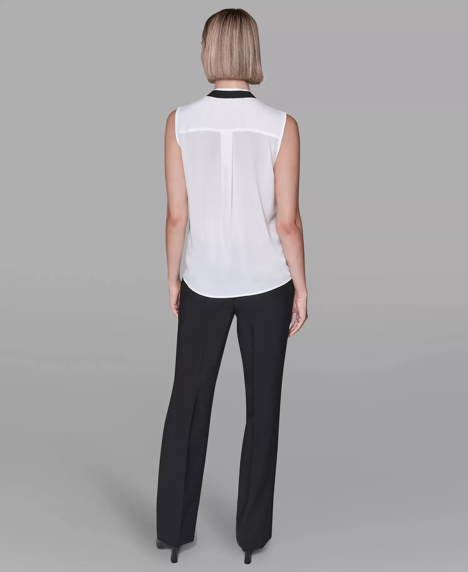 Women's V-Neck Button Down Top - Soft White/Black - L