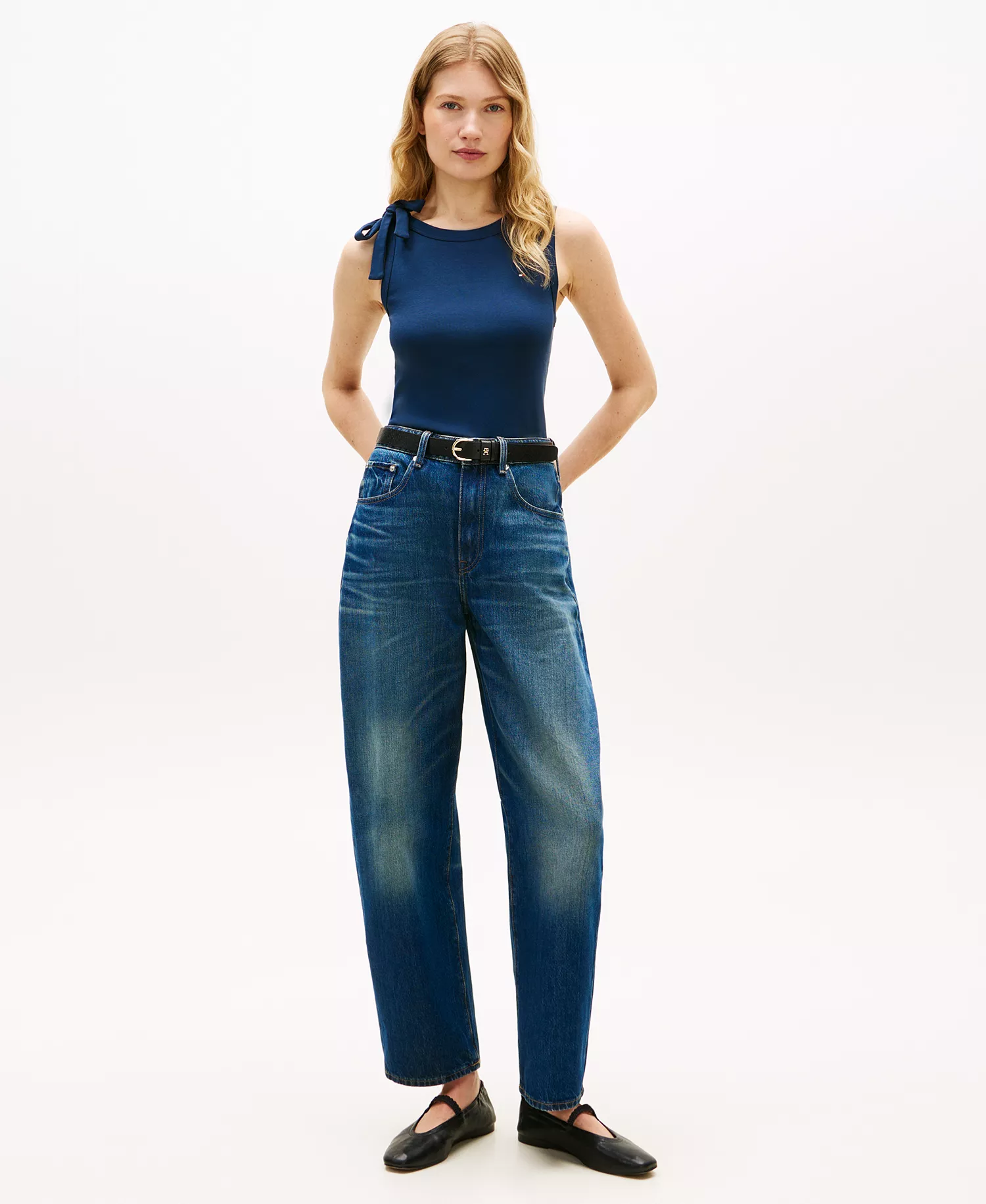 Women's Bow Detail Crew Neck Tank Top - Ecru - L