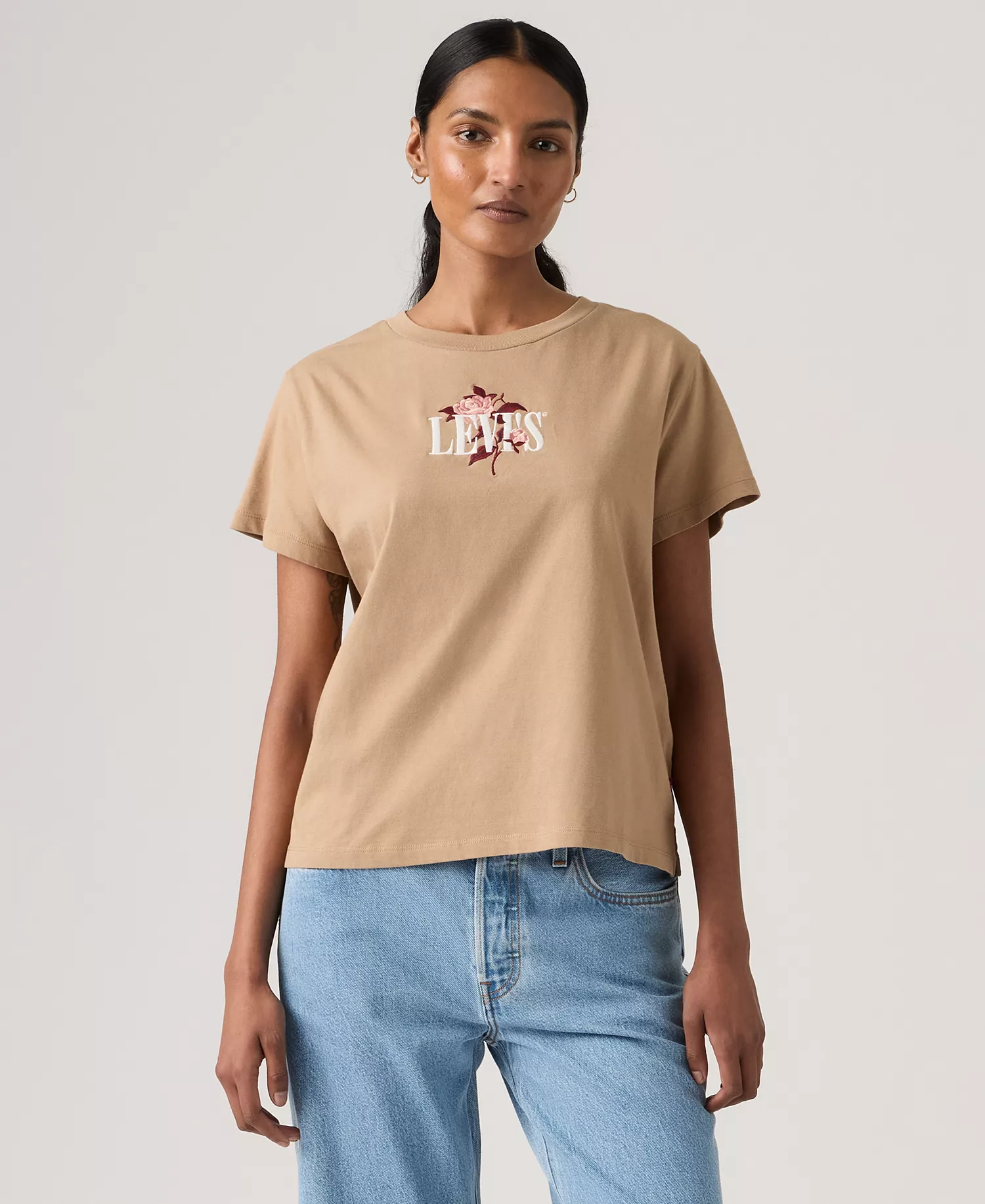 Women's Graphic Boxy Short-Sleeve T-Shirt - Single Rose Serif Logo Amphora - L
