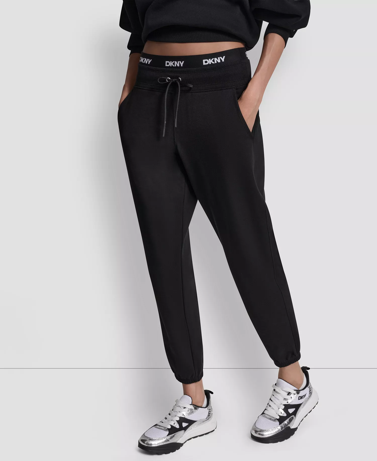 Women's Classic Logo Elastic High-Rise Sweatpants - Black - L