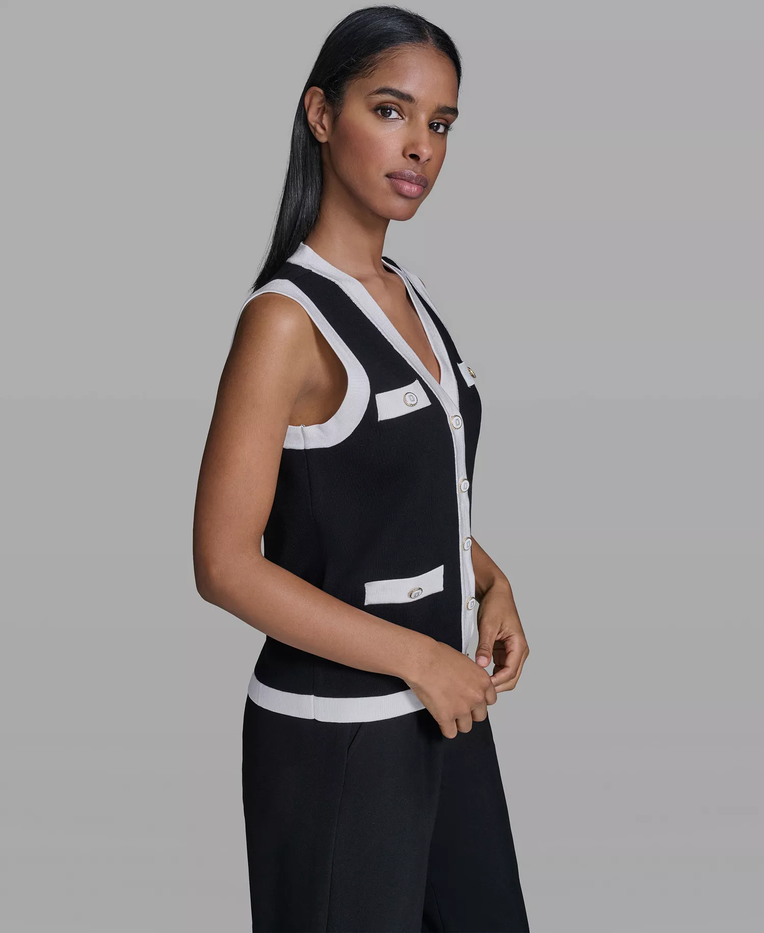 Women's Button-Down V-Neck Sweater - Black/white - L