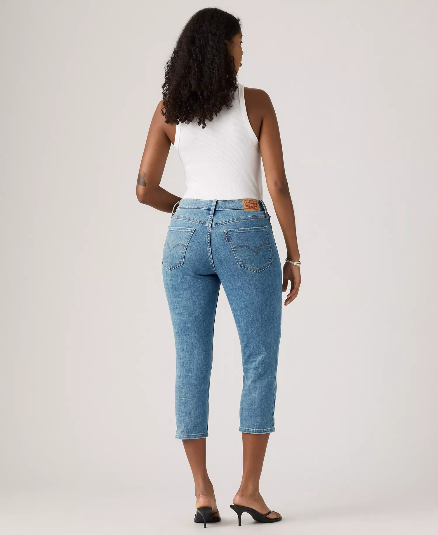 Women's 311 Shaping Skinny Fit Capri Jeans - Camp Denim - 24