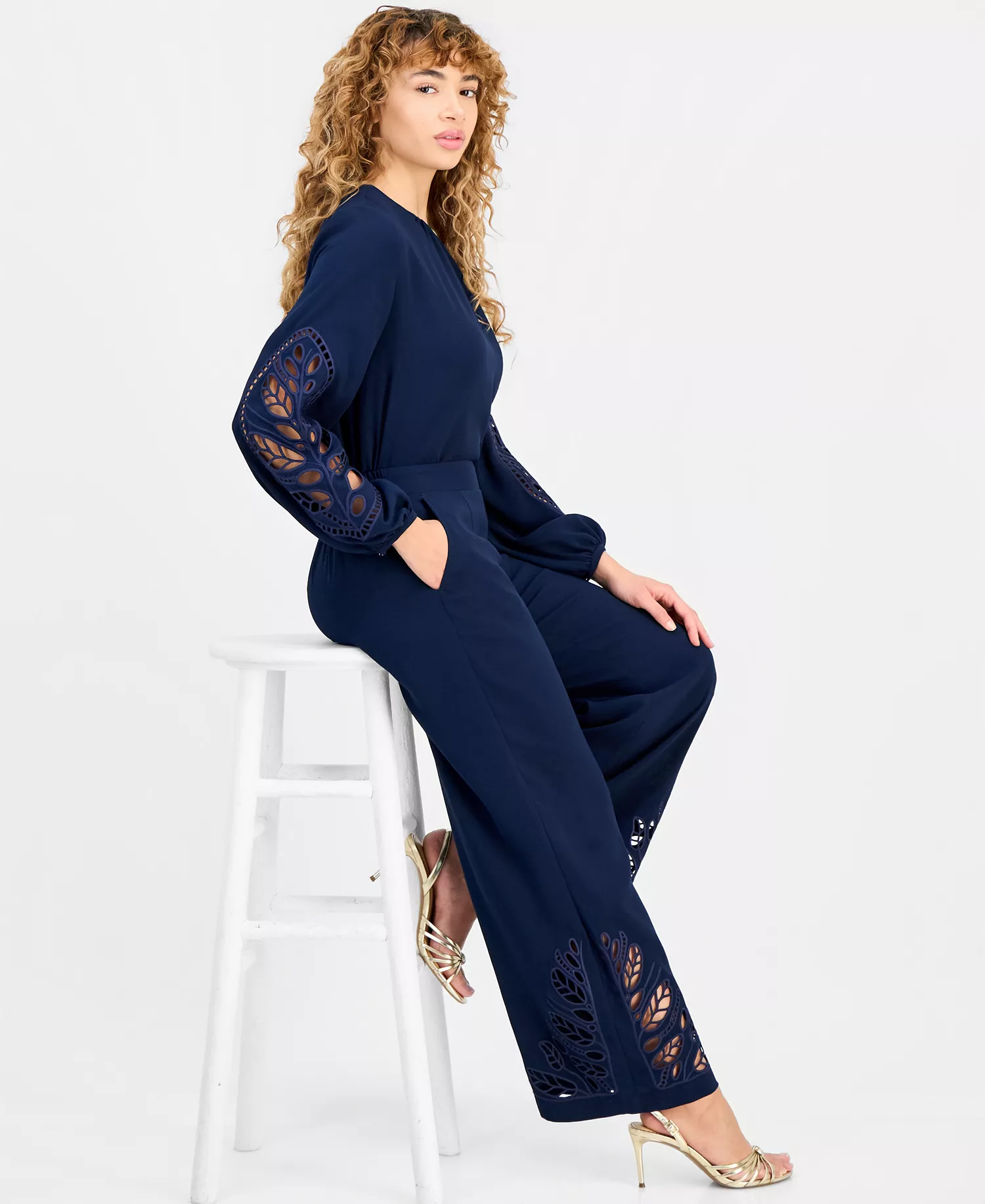 Women's Embroidered-Hem Wide-Leg Pants - Navy - L