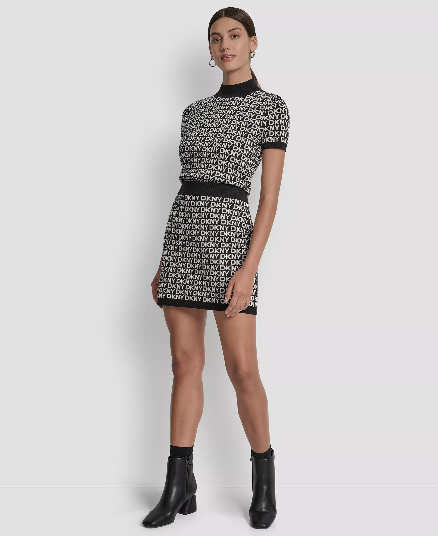 Petite Short Sleeve Logo Sweater - Black Eggnog - PS