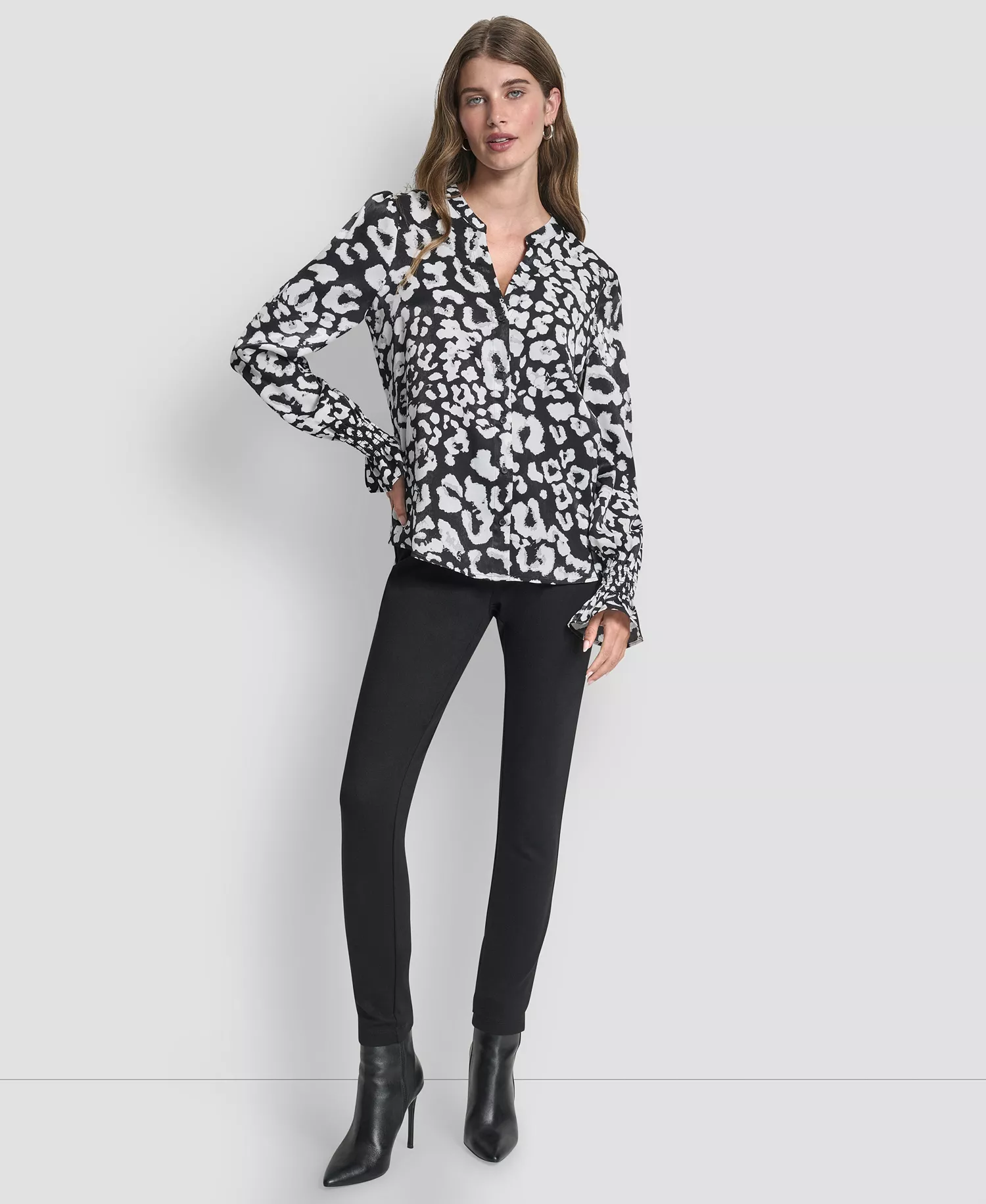 Women's Long-Sleeve Split-Neck Top - Black Leopard - S