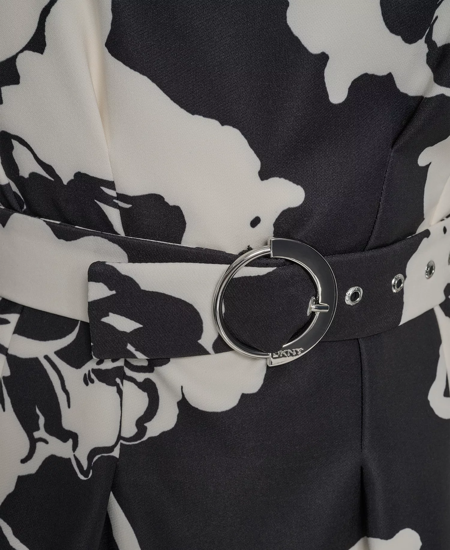 Women's Cap-Sleeve Fit and Flare Dress - Black/Ivory - 10