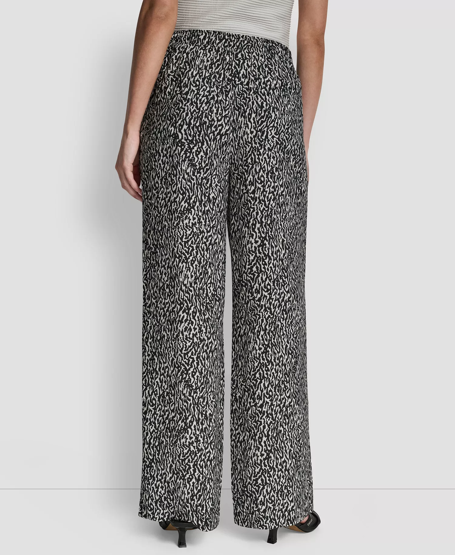 Women's Printed Straight Leg Pull-On Pants - Logo Ikat - S