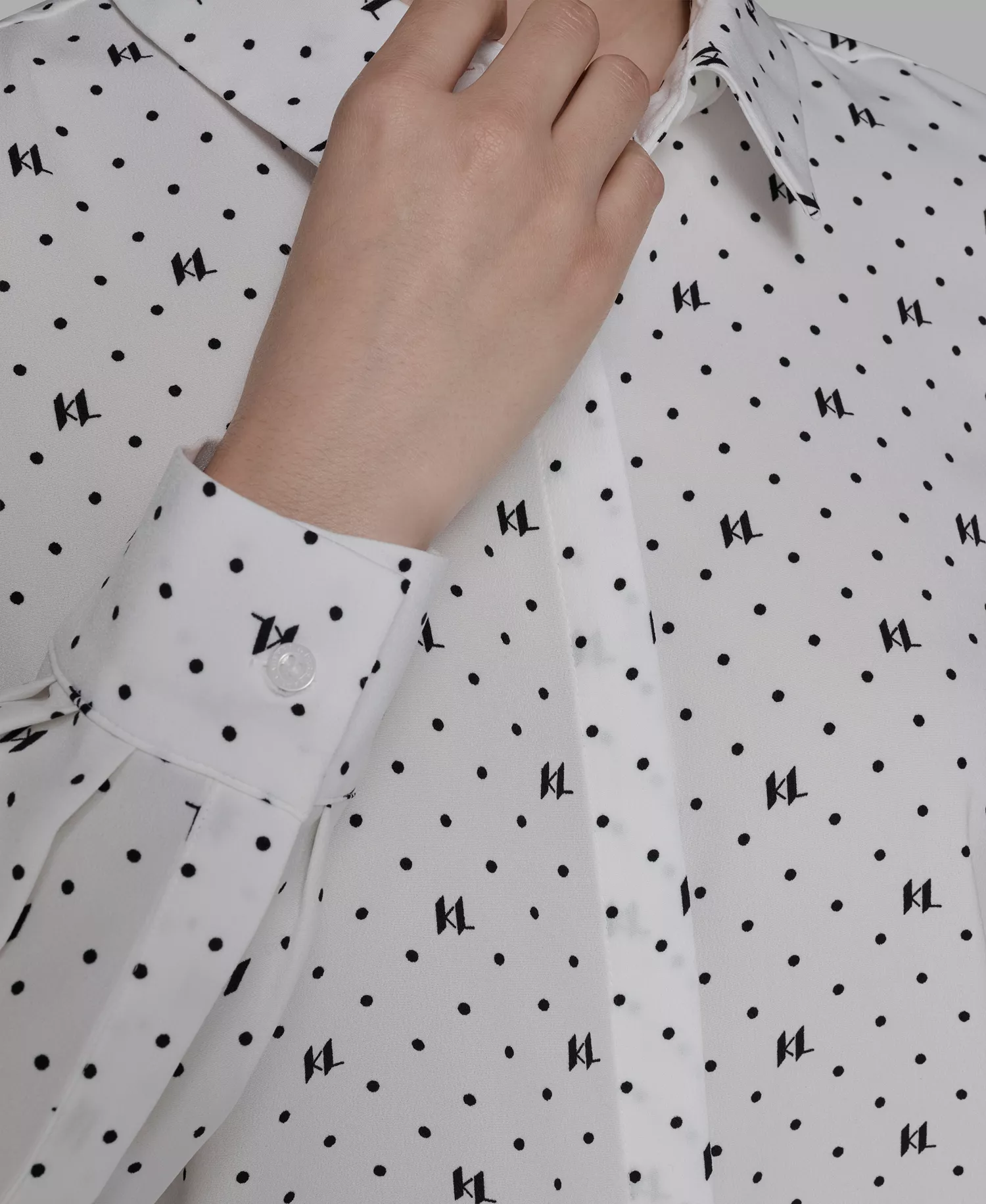 Women's Collared Neck Top - Soft White - L