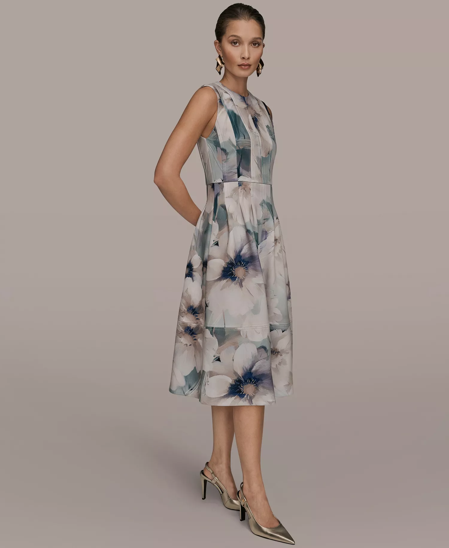 Women's Sleeveless Floral Fit and Flare Midi Dress - Laurel Multi - 10