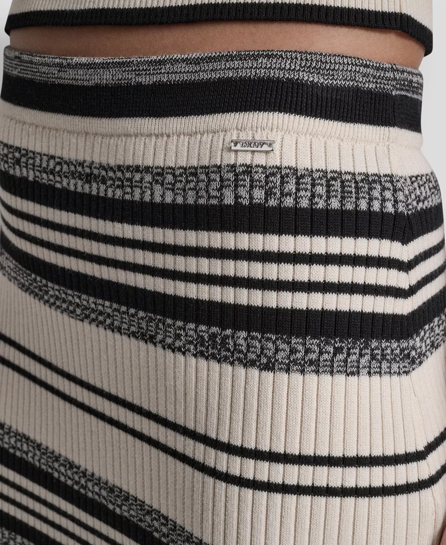 Women's Ribbed Stripe Pull-On Midi Skirt - Eggnog/black - L