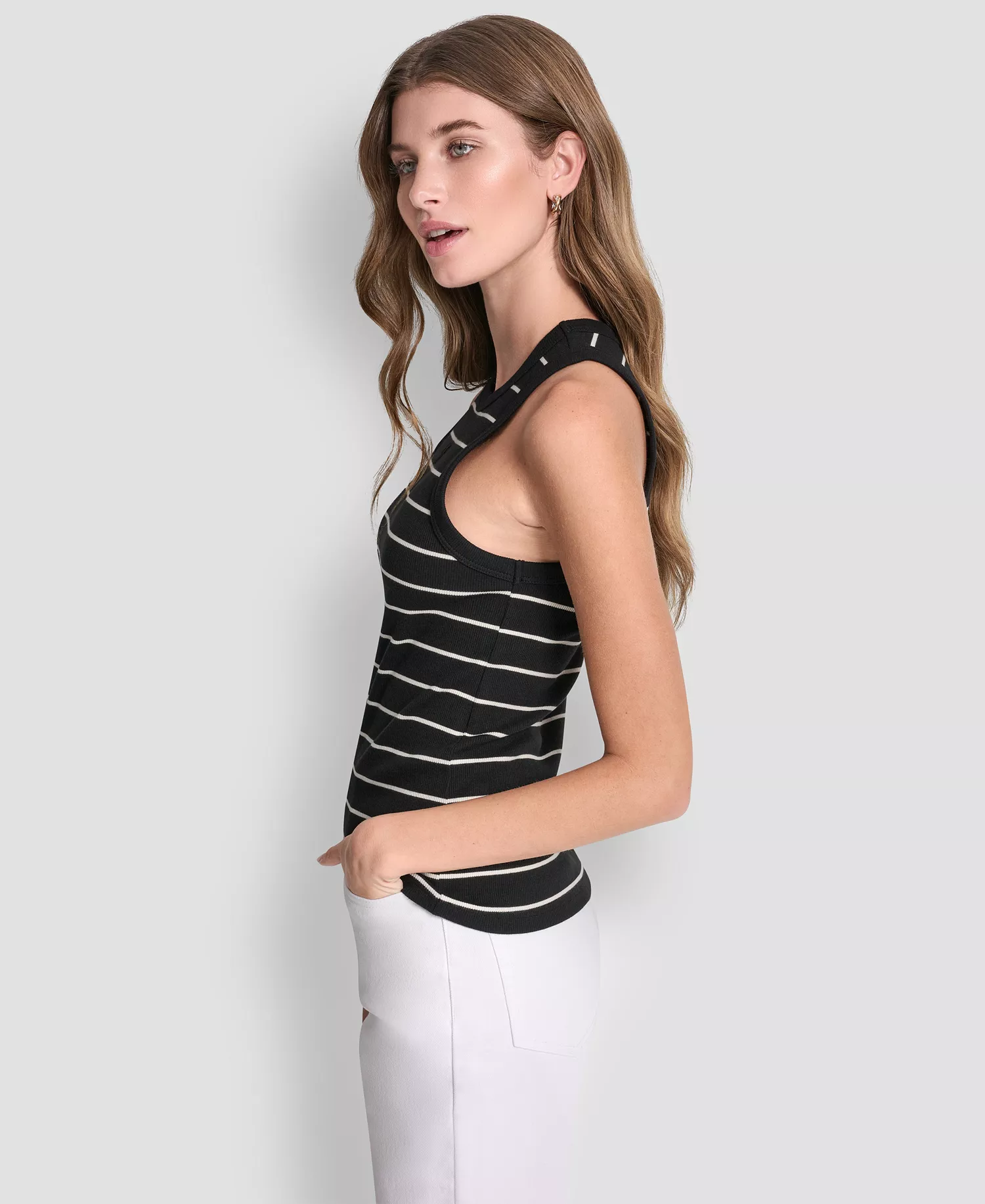 Women's Crewneck Tank Top - Black/Eggnog - L