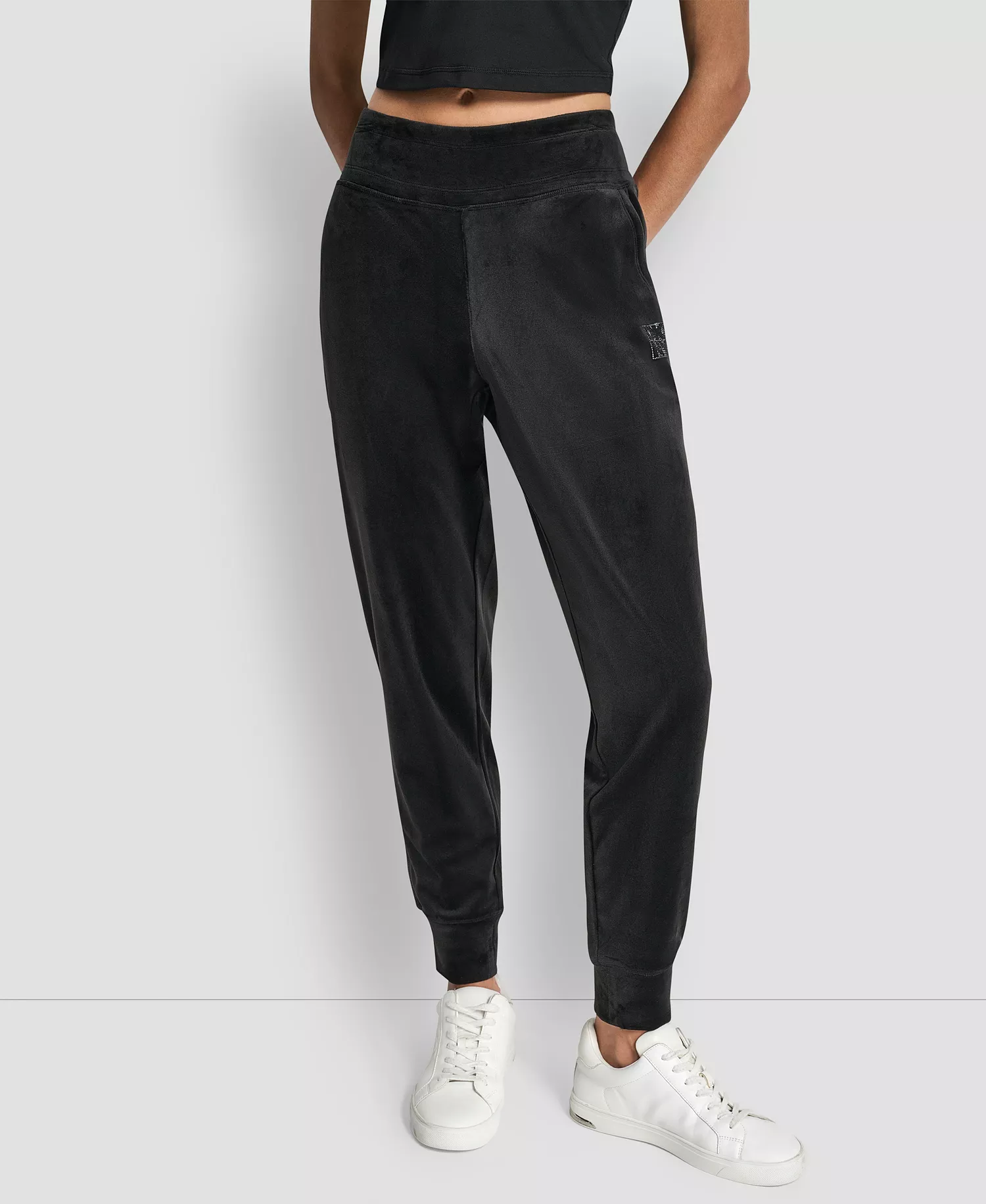 Women's Super Soft Velour Stacked Logo Mid-Rise Slim-Fit Joggers - Black - M