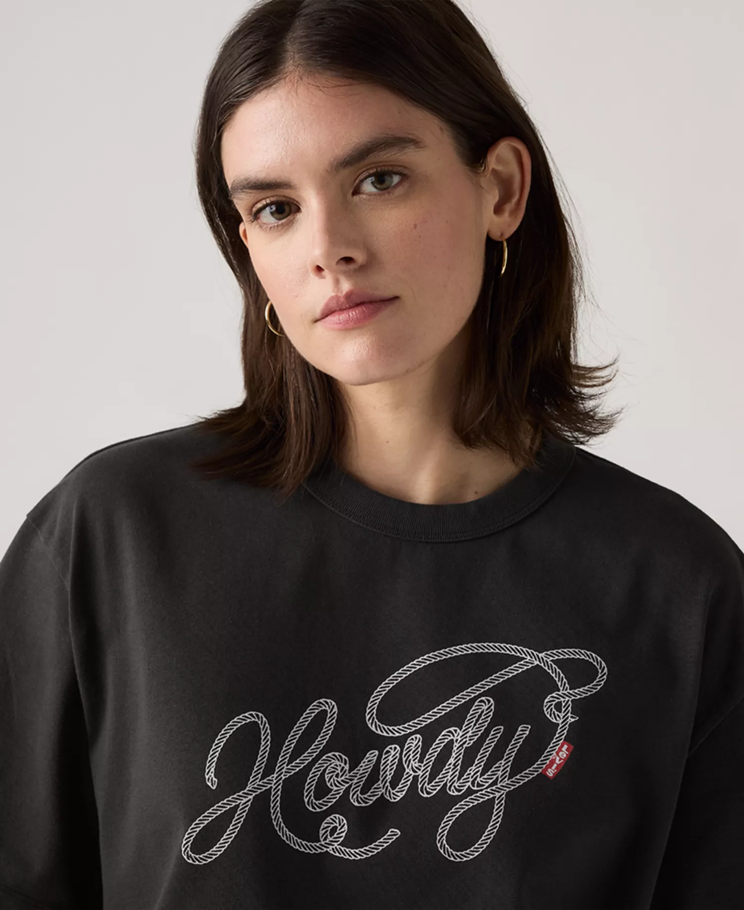 Premium Women's Graphic Tabor T-Shirt - Howdy Script Pirate Black - L