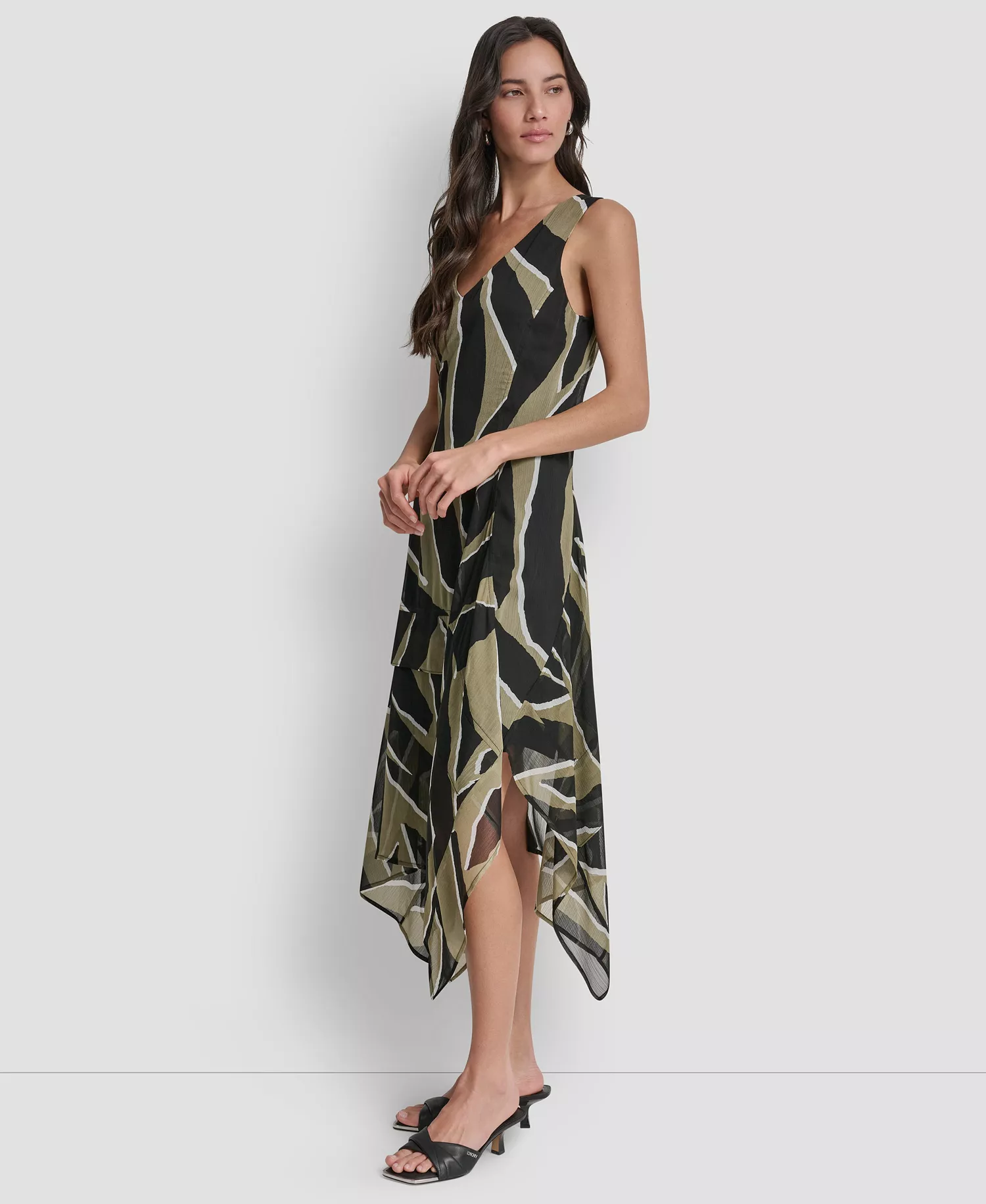 Women's Sleeveless Layered Crinkle V-Neck Dress - Jungle Black - L