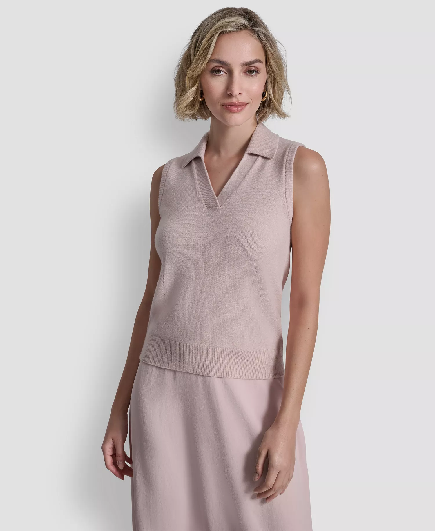 Women's V-Neck Sweater - Cameo - L