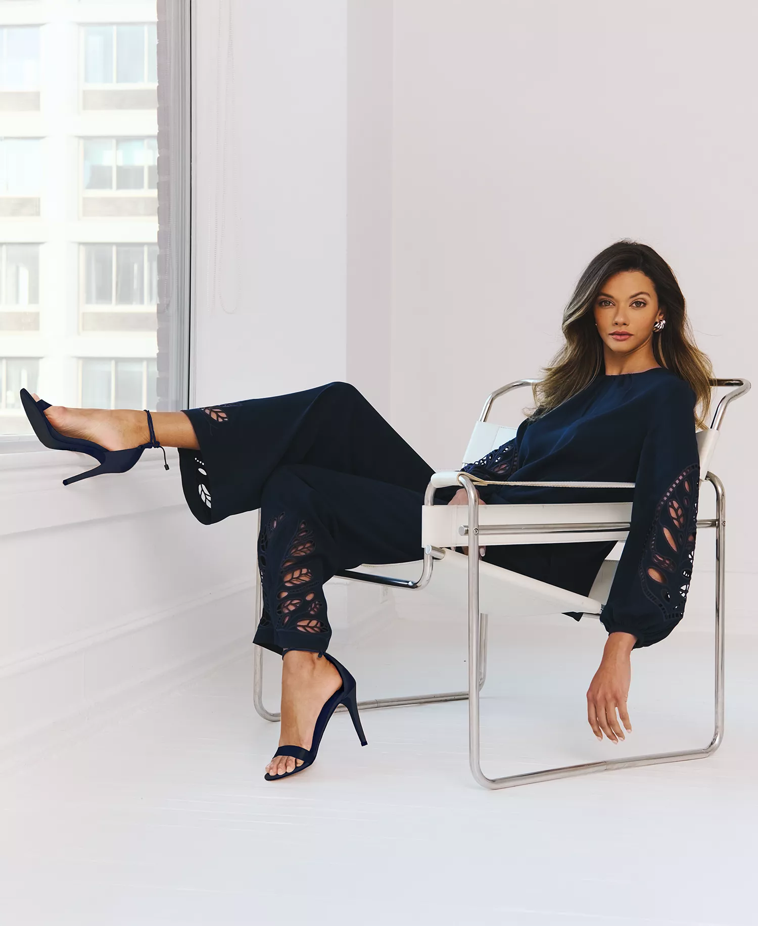 Women's Embroidered-Hem Wide-Leg Pants - Navy - L