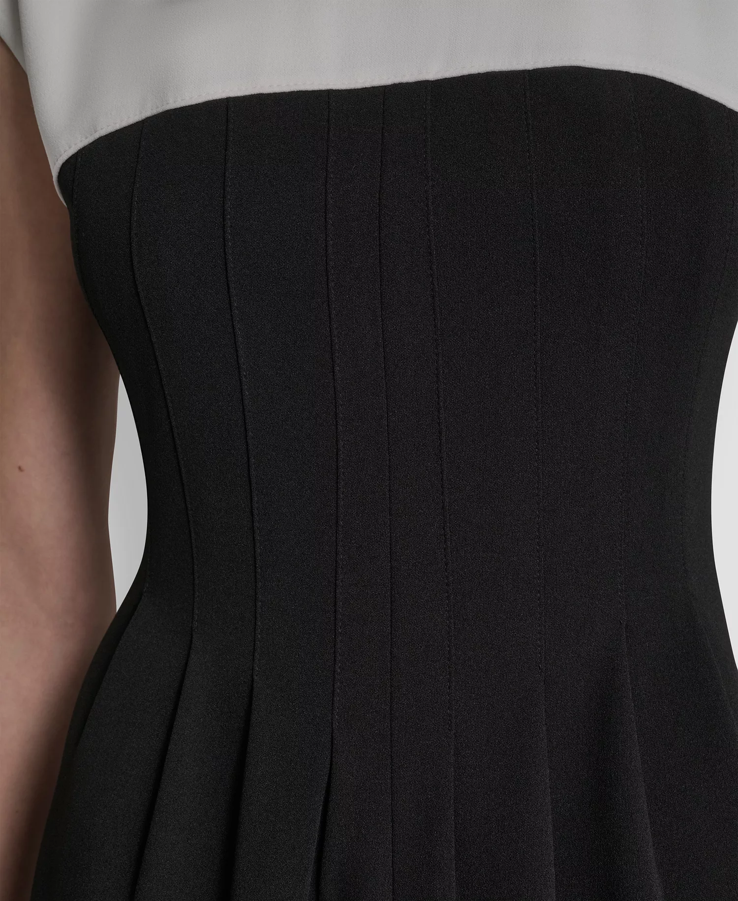 Petite Colorblock Jewel Neck Dress - Ivory/Black - 0P