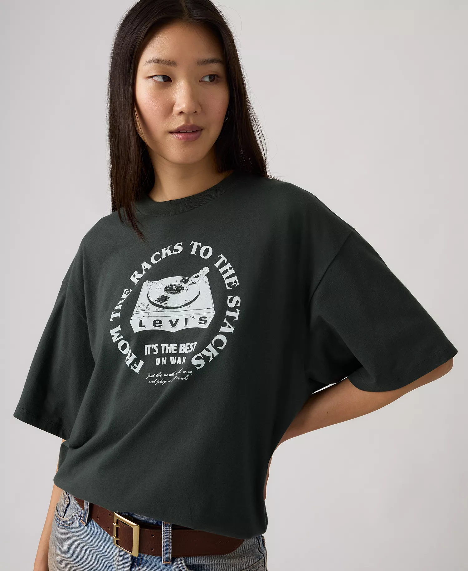 Women's Graphic Short Stack T-Shirt - Batwing Turntable Pirate Black - L