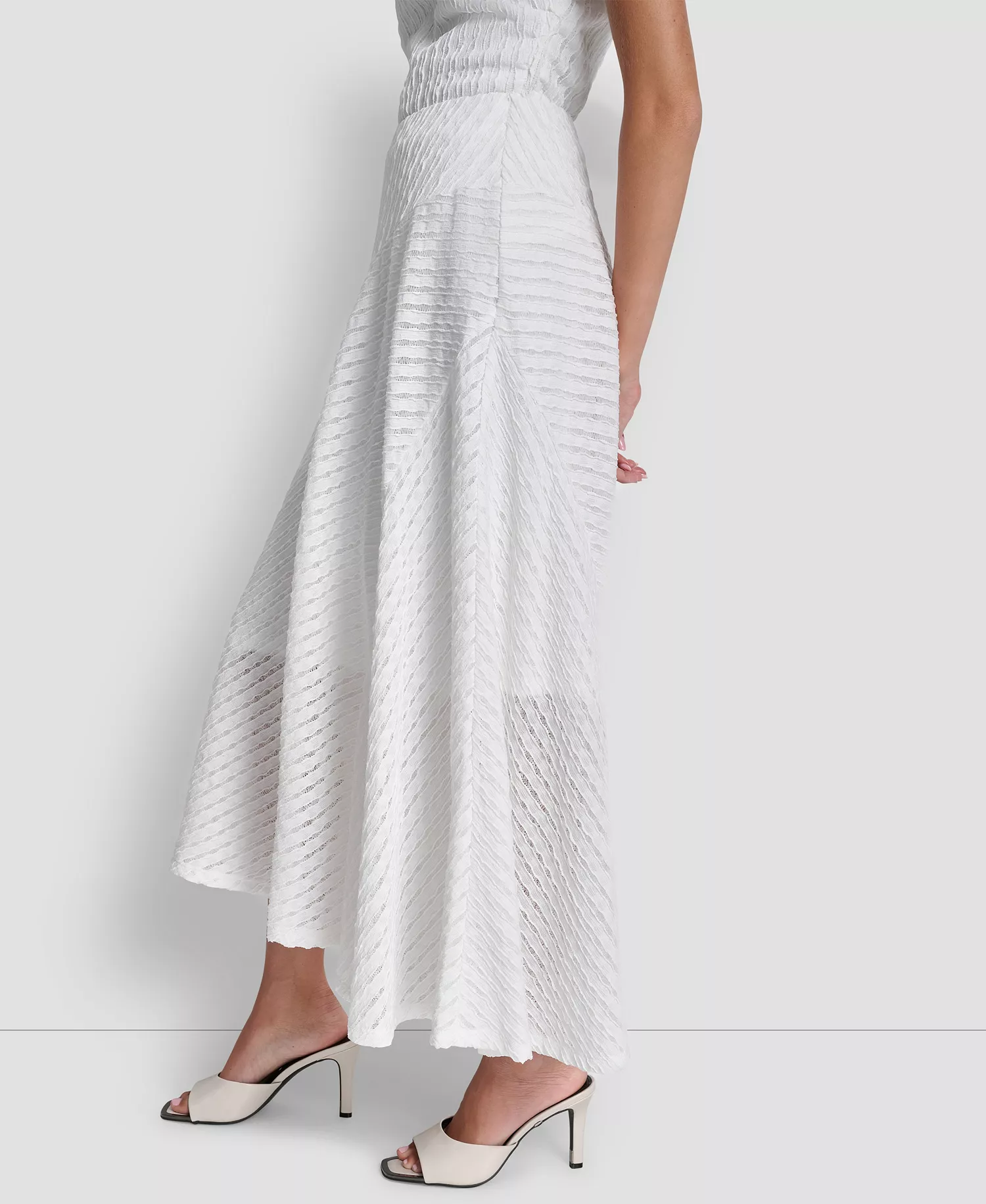 Women's Textured A-Line Pull-On Skirt - Ivory - L