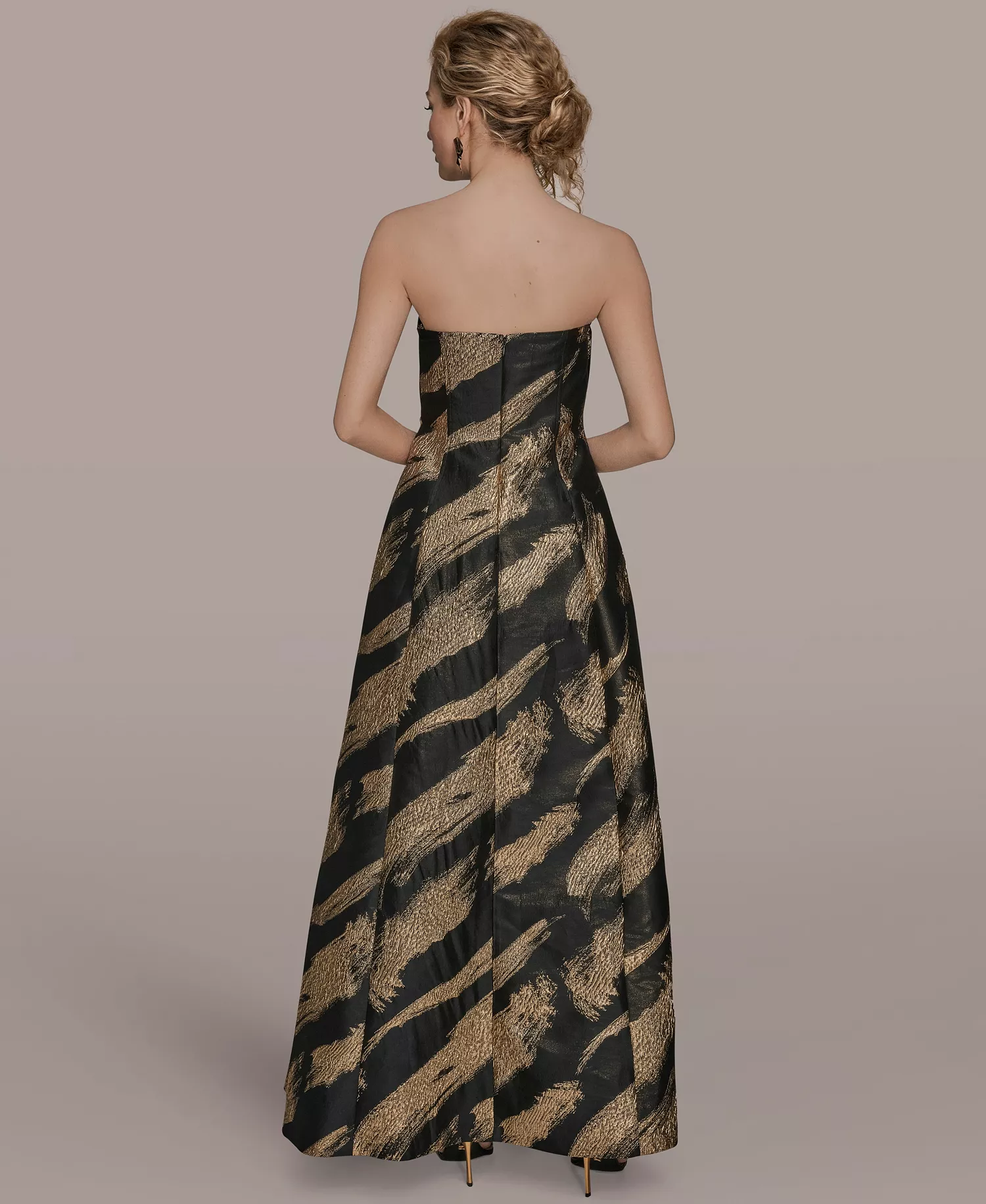 Women's Metallic Jacquard Strapless Ball Gown - Black/Gold - 10