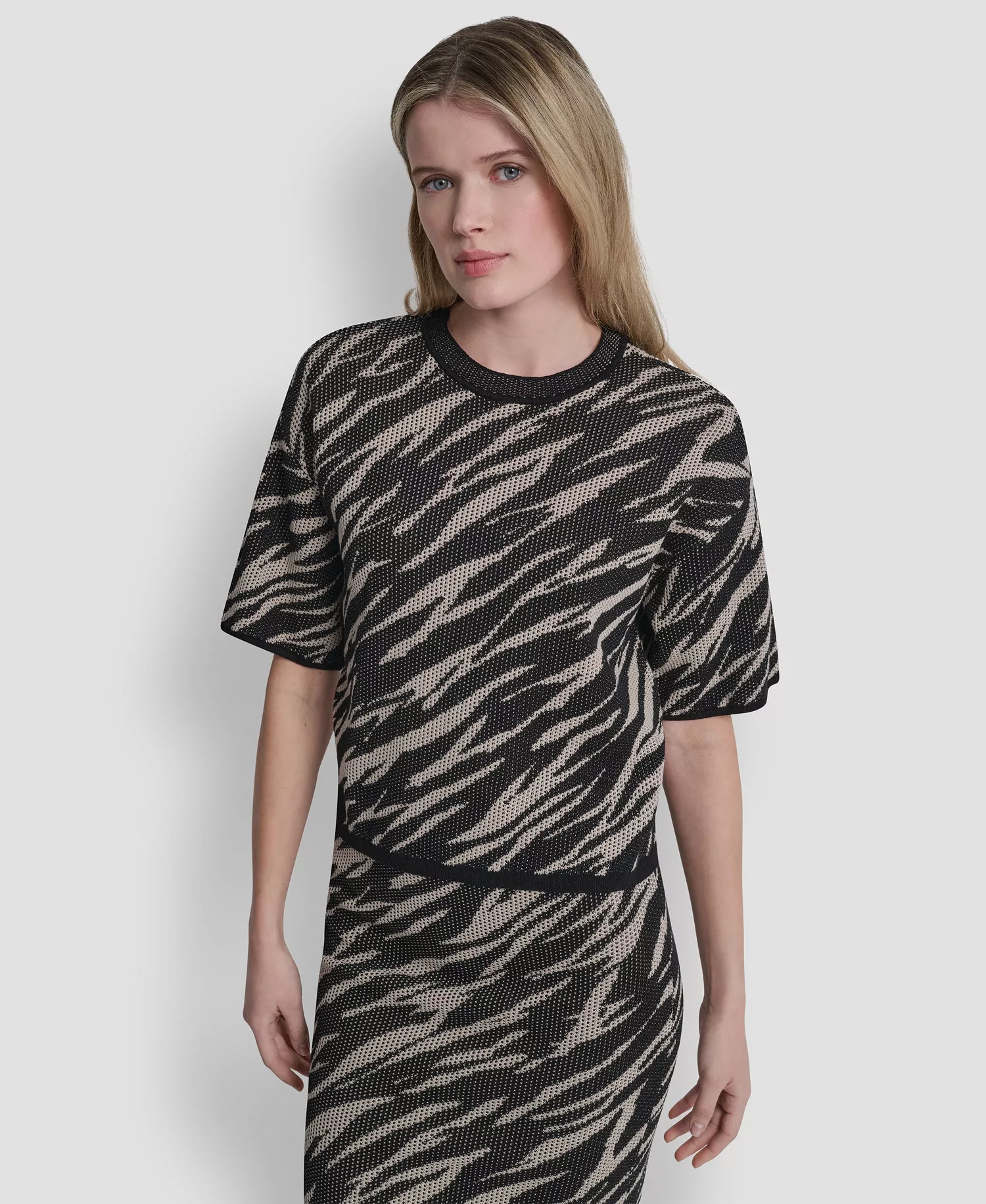 Women's Pointelle Jacquard Animal Print Pull-On Sweater - Concrete Animal - L